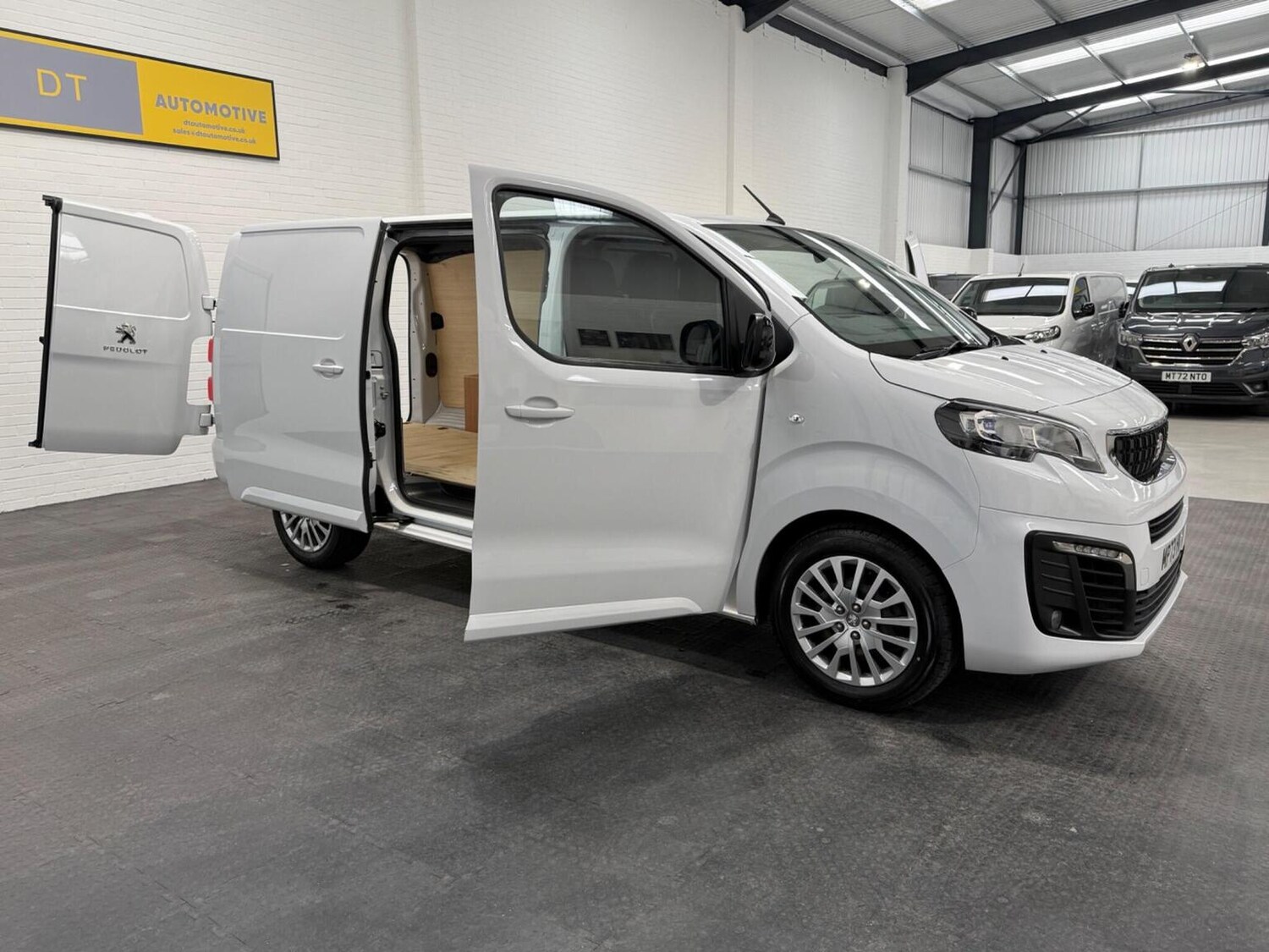 Used Peugeot Expert 2024 for sale - 78102323: Photo 35