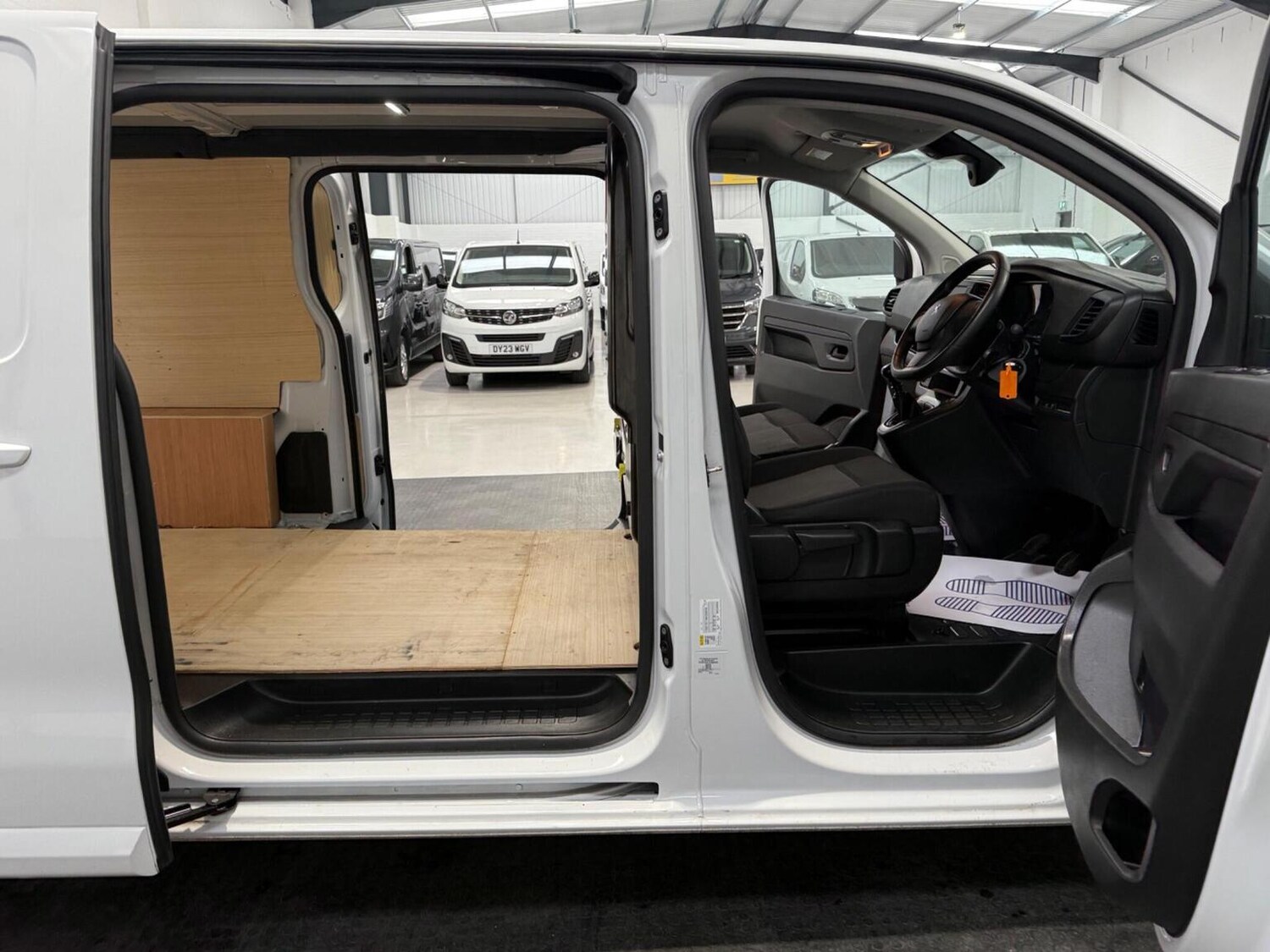 Used Peugeot Expert 2024 for sale - 78102323: Photo 38