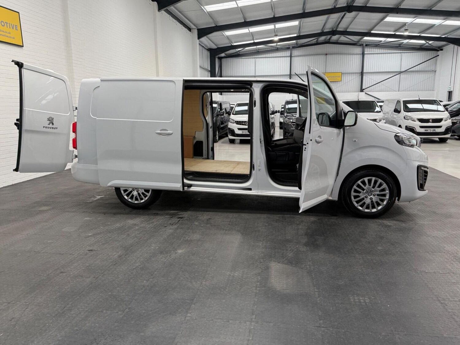 Used Peugeot Expert 2024 for sale - 78102323: Photo 40