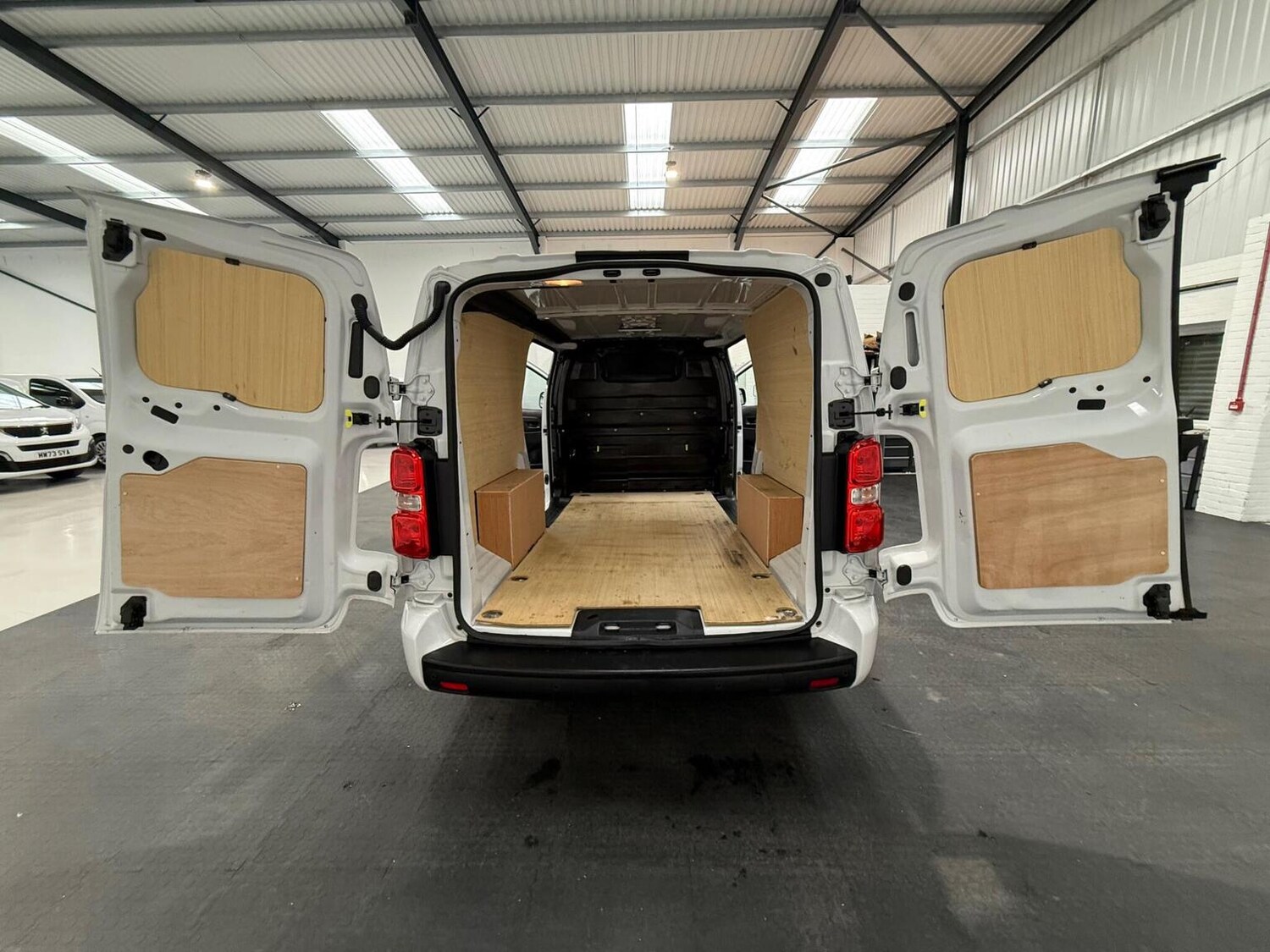 Used Peugeot Expert 2024 for sale - 78102323: Photo 60