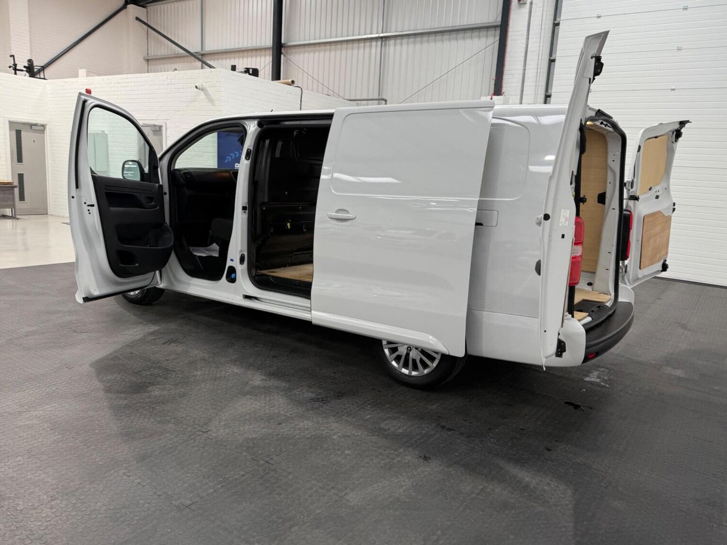 Used Peugeot Expert 2024 for sale - 78102323: Photo 78