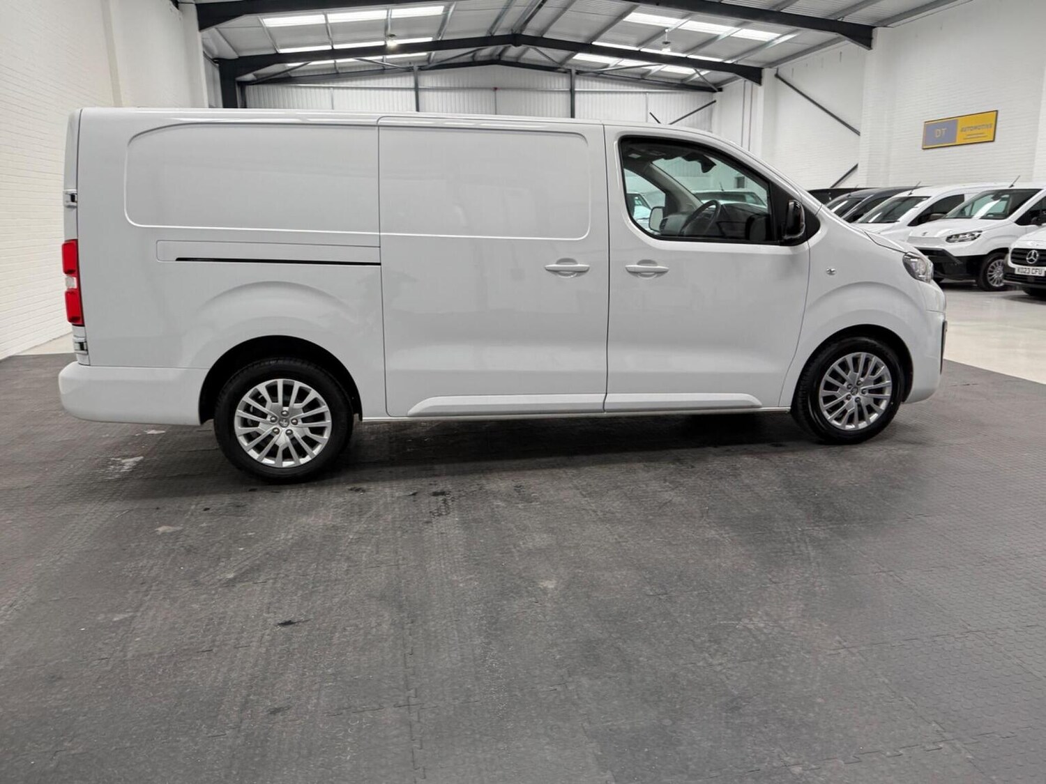 Used Peugeot Expert 2024 for sale - 78102323: Photo 8