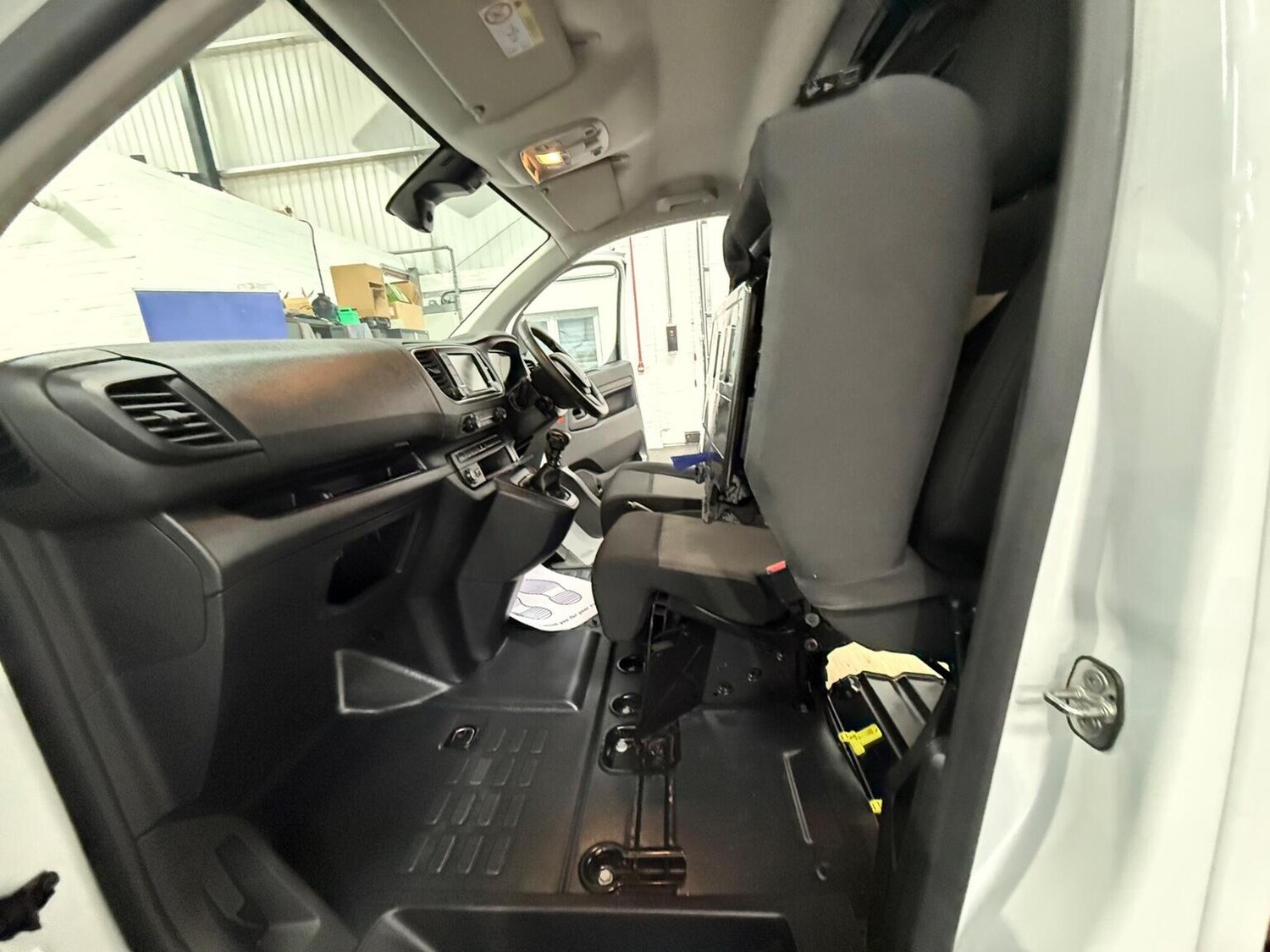 Used Peugeot Expert 2024 for sale - 78102323: Photo 91