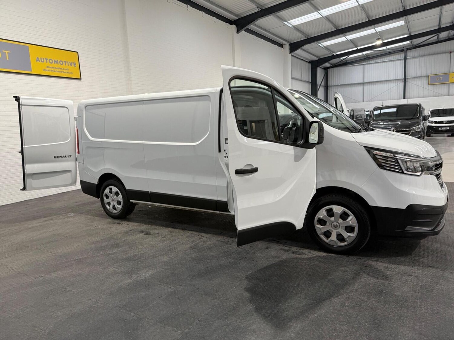 Used Renault Trafic 2024 for sale - 78102339: Photo 38