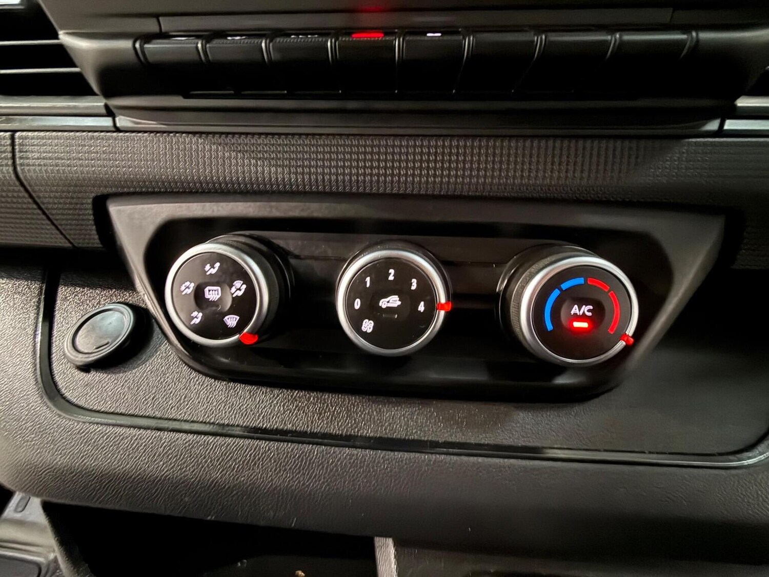 Used Renault Trafic 2024 for sale - 78102339: Photo 53