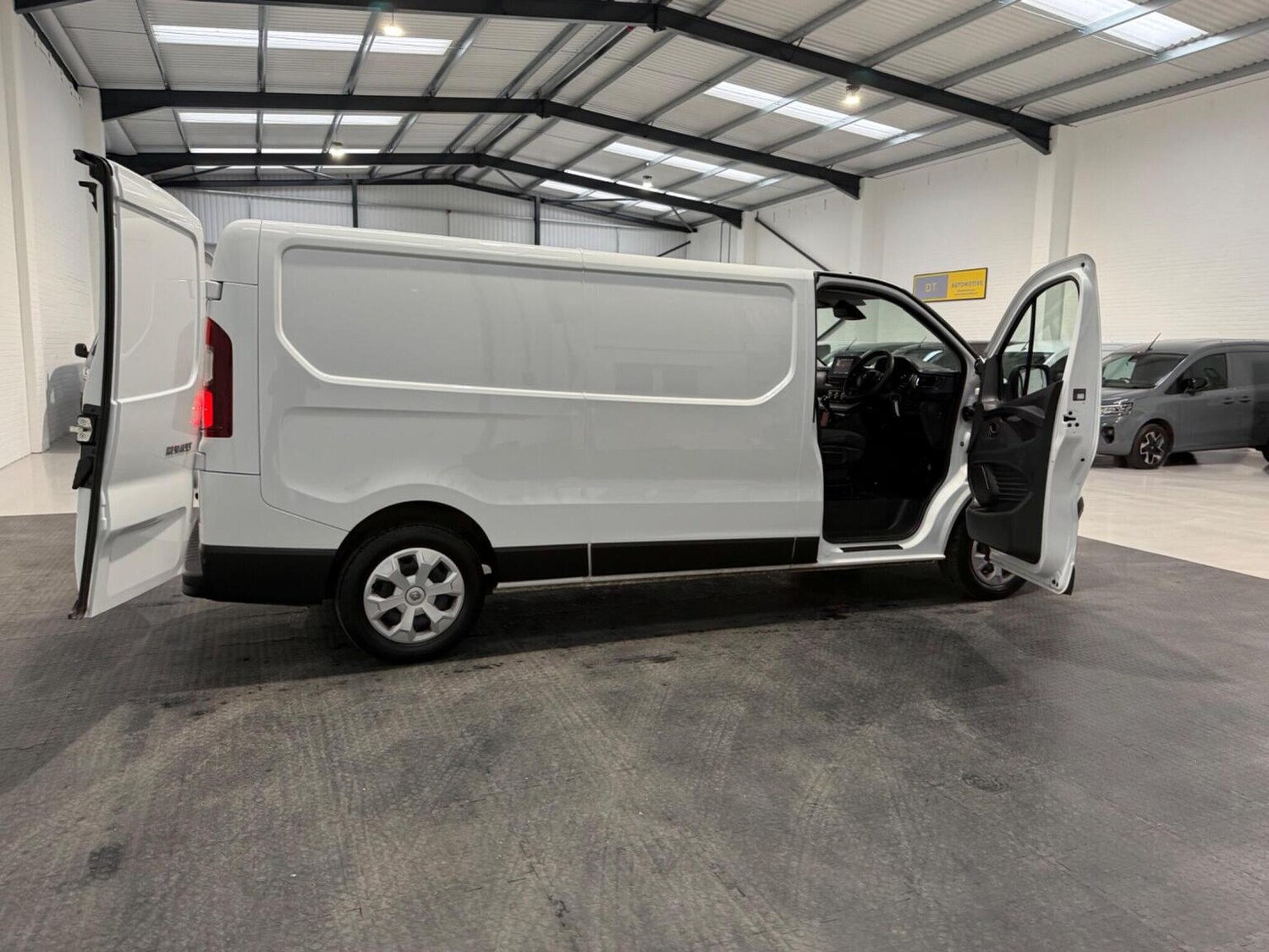 Used Renault Trafic 2024 for sale - 78102339: Photo 59