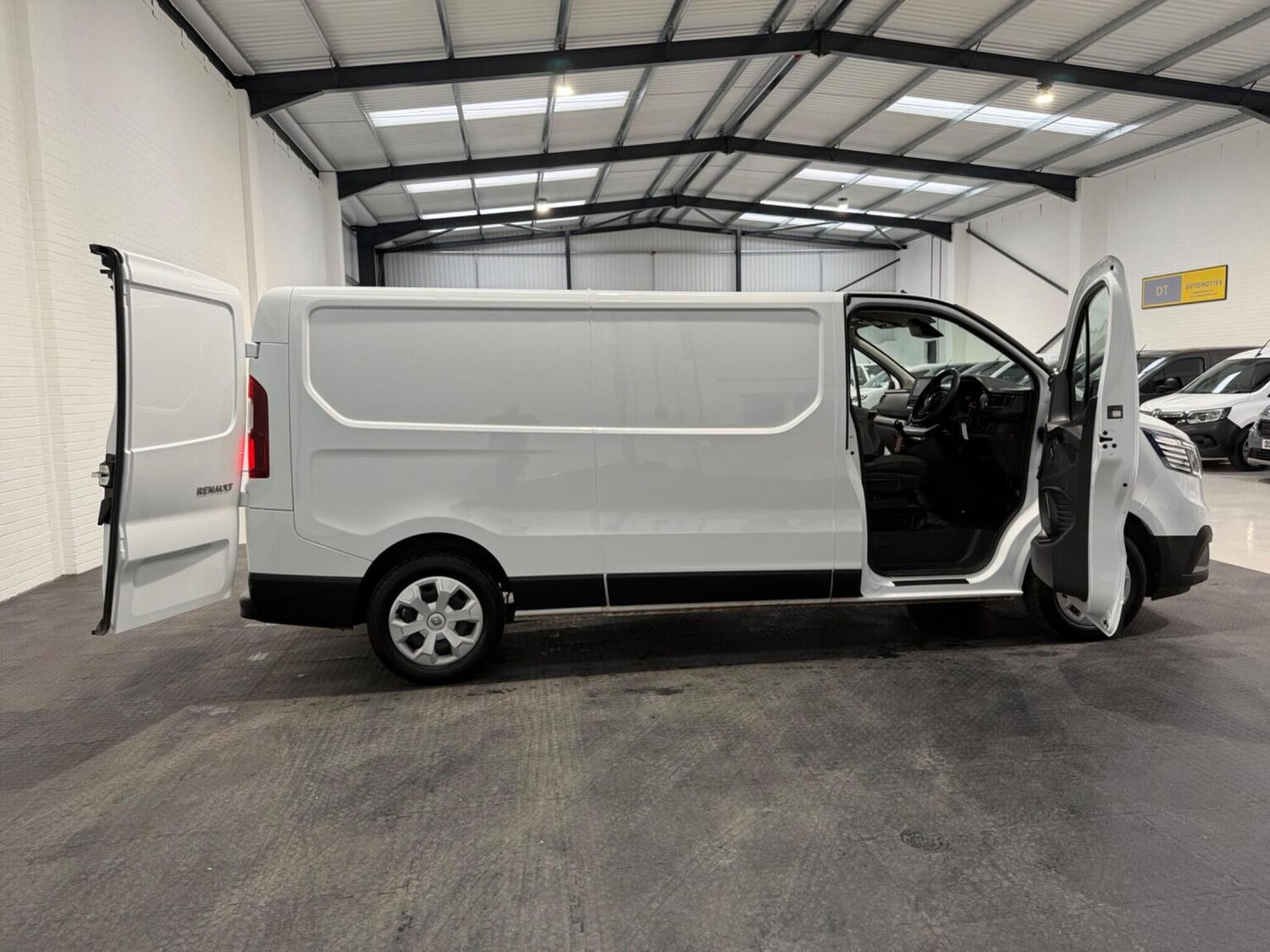 Used Renault Trafic 2024 for sale - 78102339: Photo 60