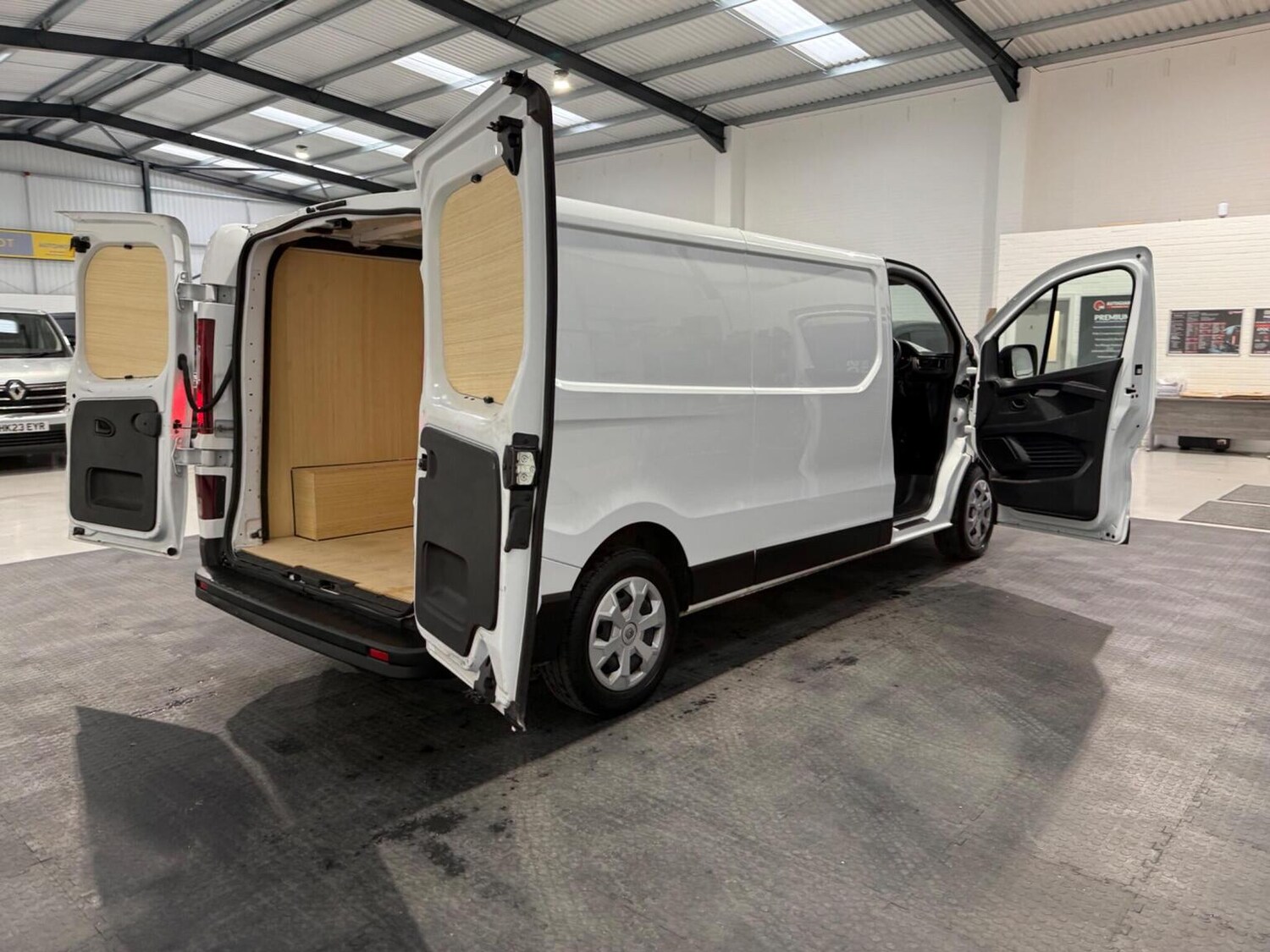Used Renault Trafic 2024 for sale - 78102339: Photo 64