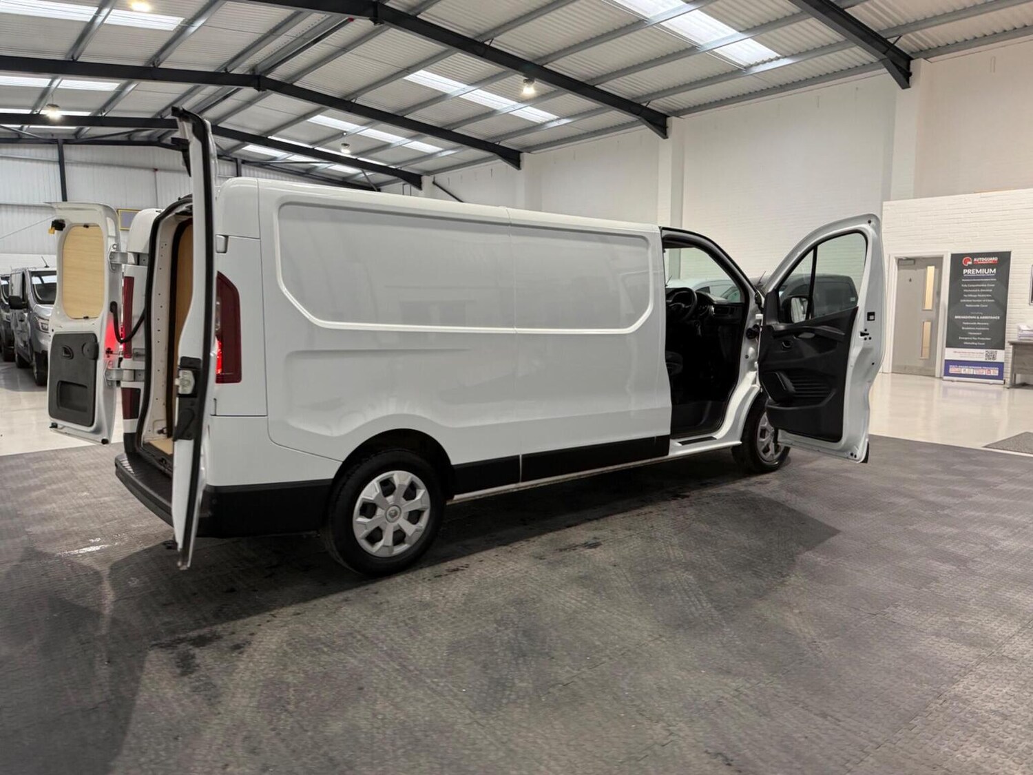 Used Renault Trafic 2024 for sale - 78102339: Photo 65