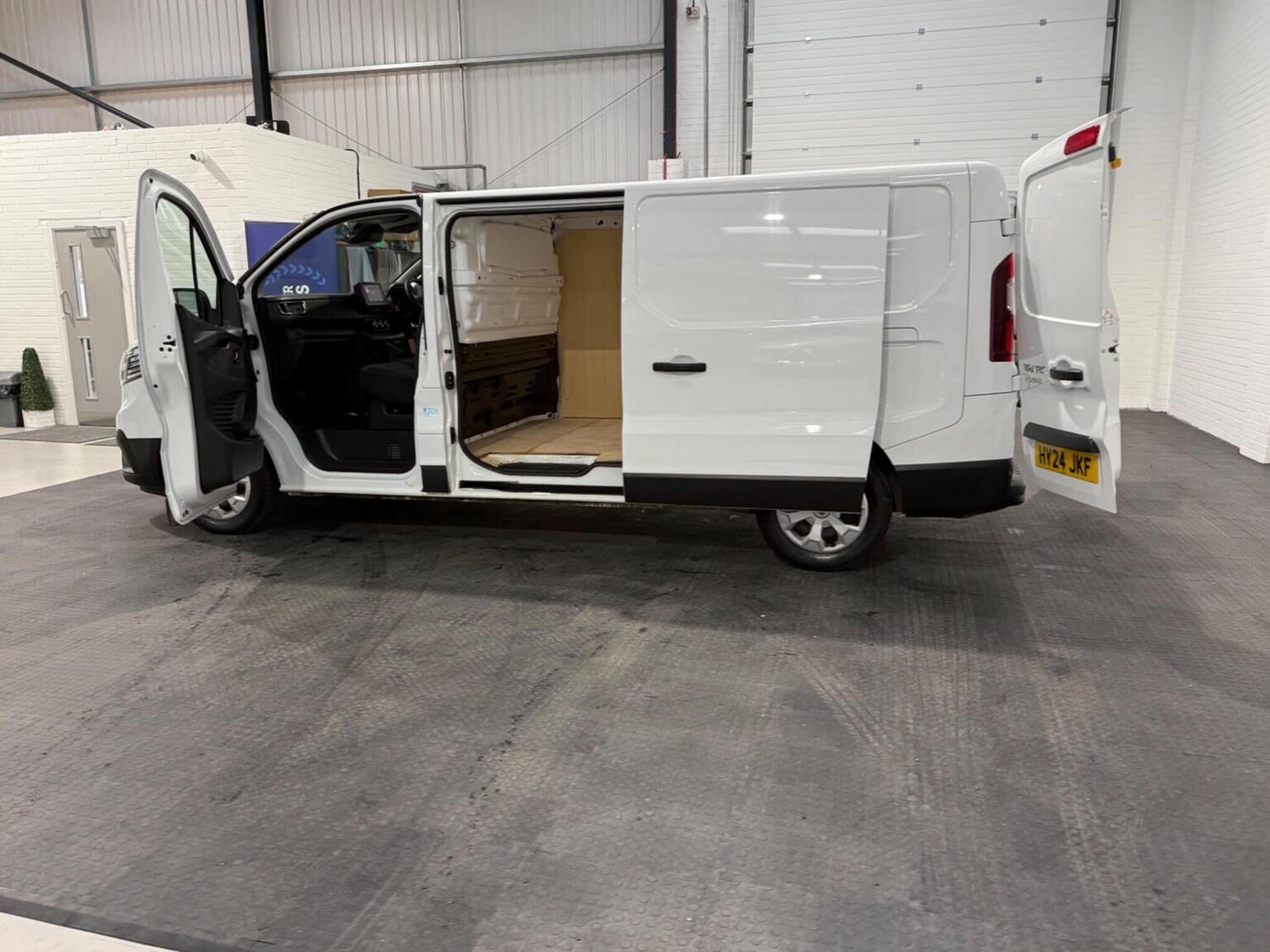 Used Renault Trafic 2024 for sale - 78102339: Photo 77