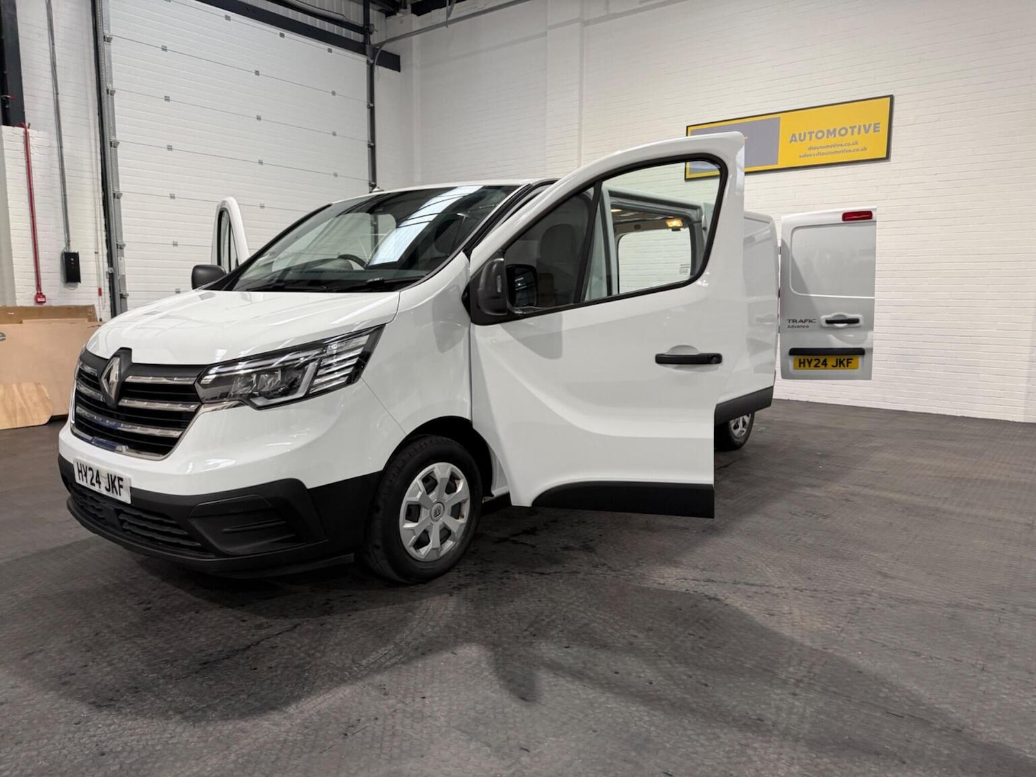 Used Renault Trafic 2024 for sale - 78102339: Photo 95