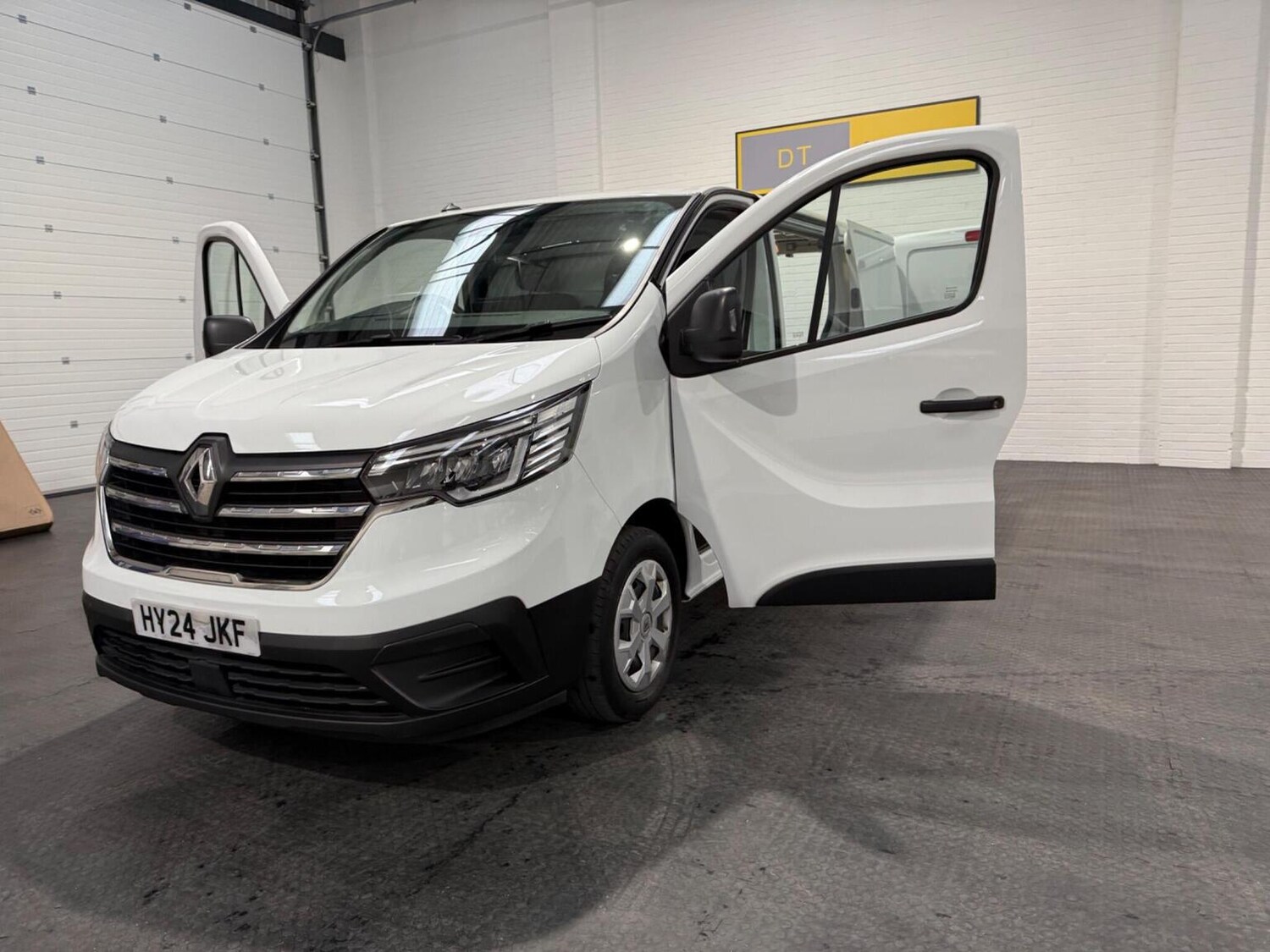 Used Renault Trafic 2024 for sale - 78102339: Photo 96