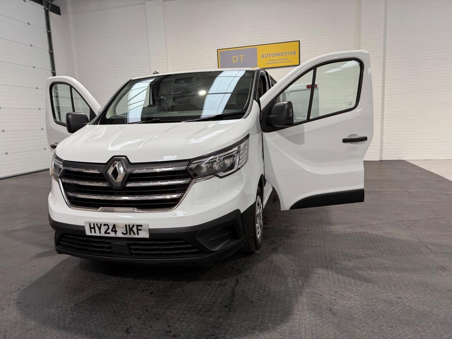 Used Renault Trafic 2024 for sale - 78102339: Photo 97