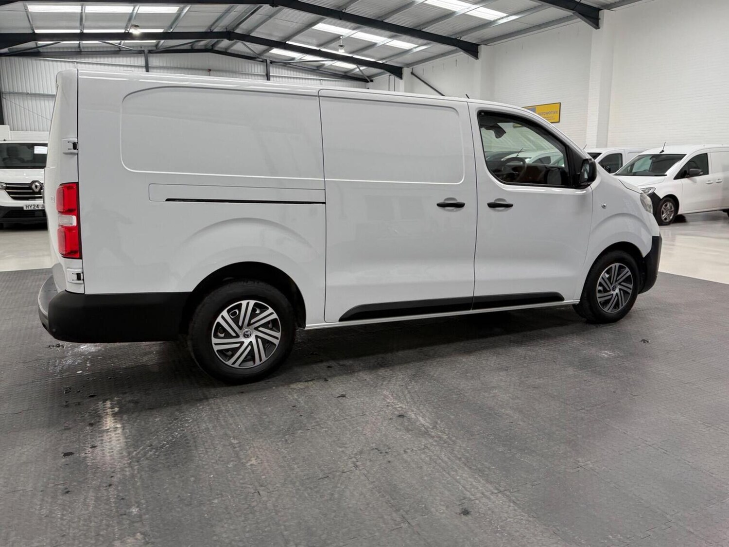 Used Vauxhall Vivaro 2024 for sale - 78102348: Photo 15