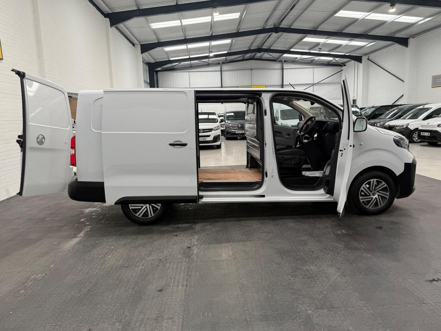 Used Vauxhall Vivaro 2024 for sale - 78102348: Photo 40