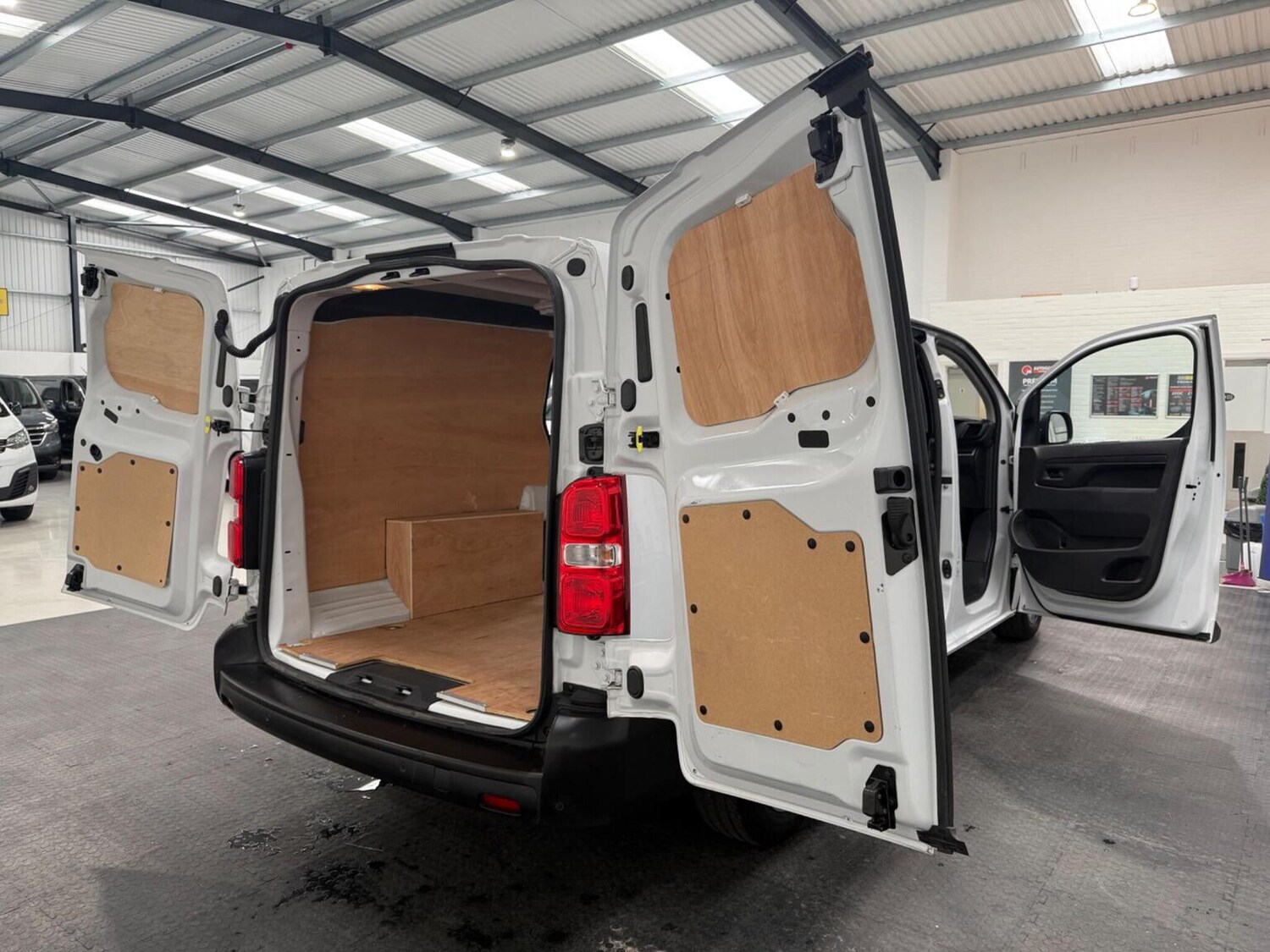 Used Vauxhall Vivaro 2024 for sale - 78102348: Photo 68