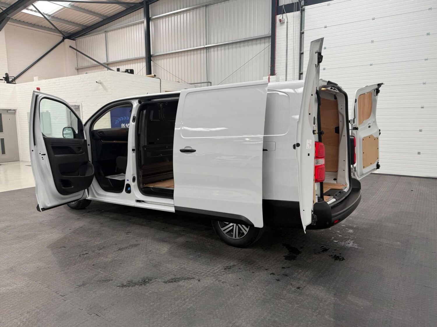 Used Vauxhall Vivaro 2024 for sale - 78102348: Photo 76
