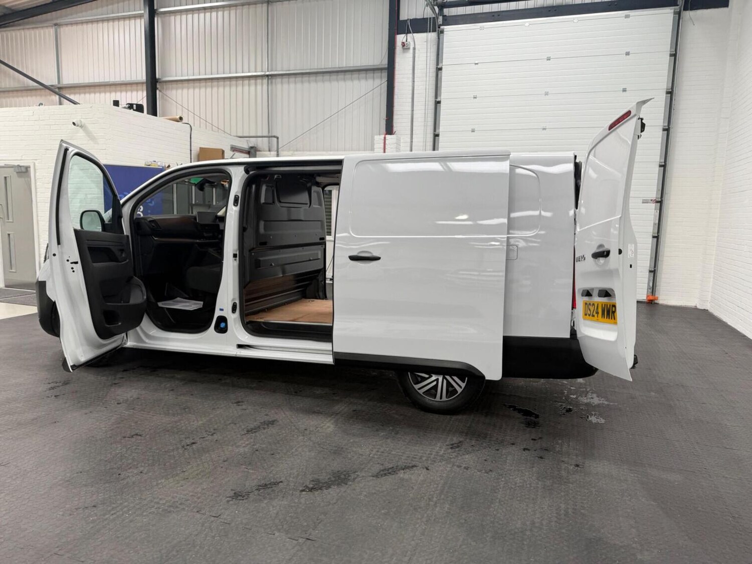 Used Vauxhall Vivaro 2024 for sale - 78102348: Photo 77
