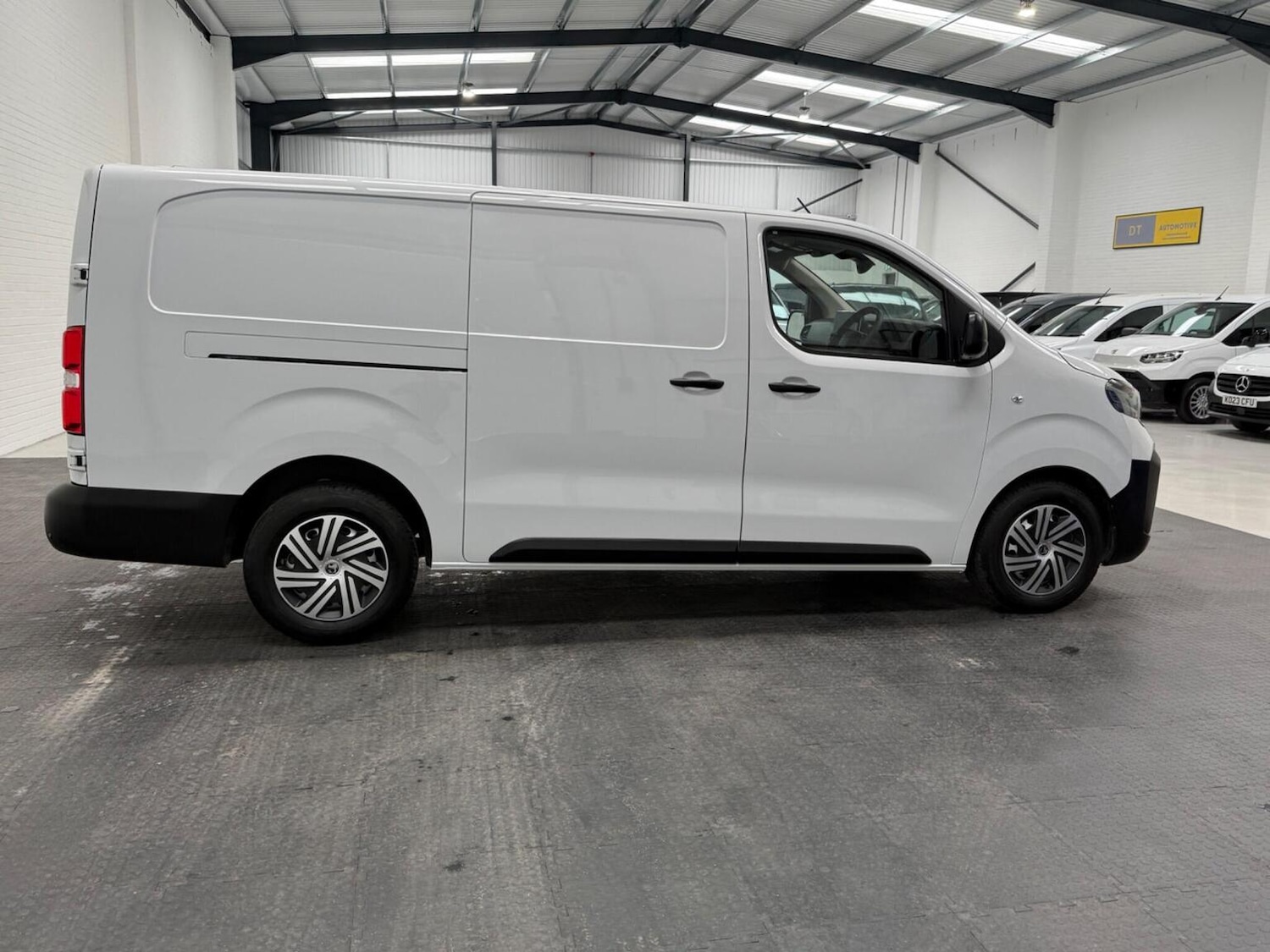 Used Vauxhall Vivaro 2024 for sale - 78102348: Photo 9