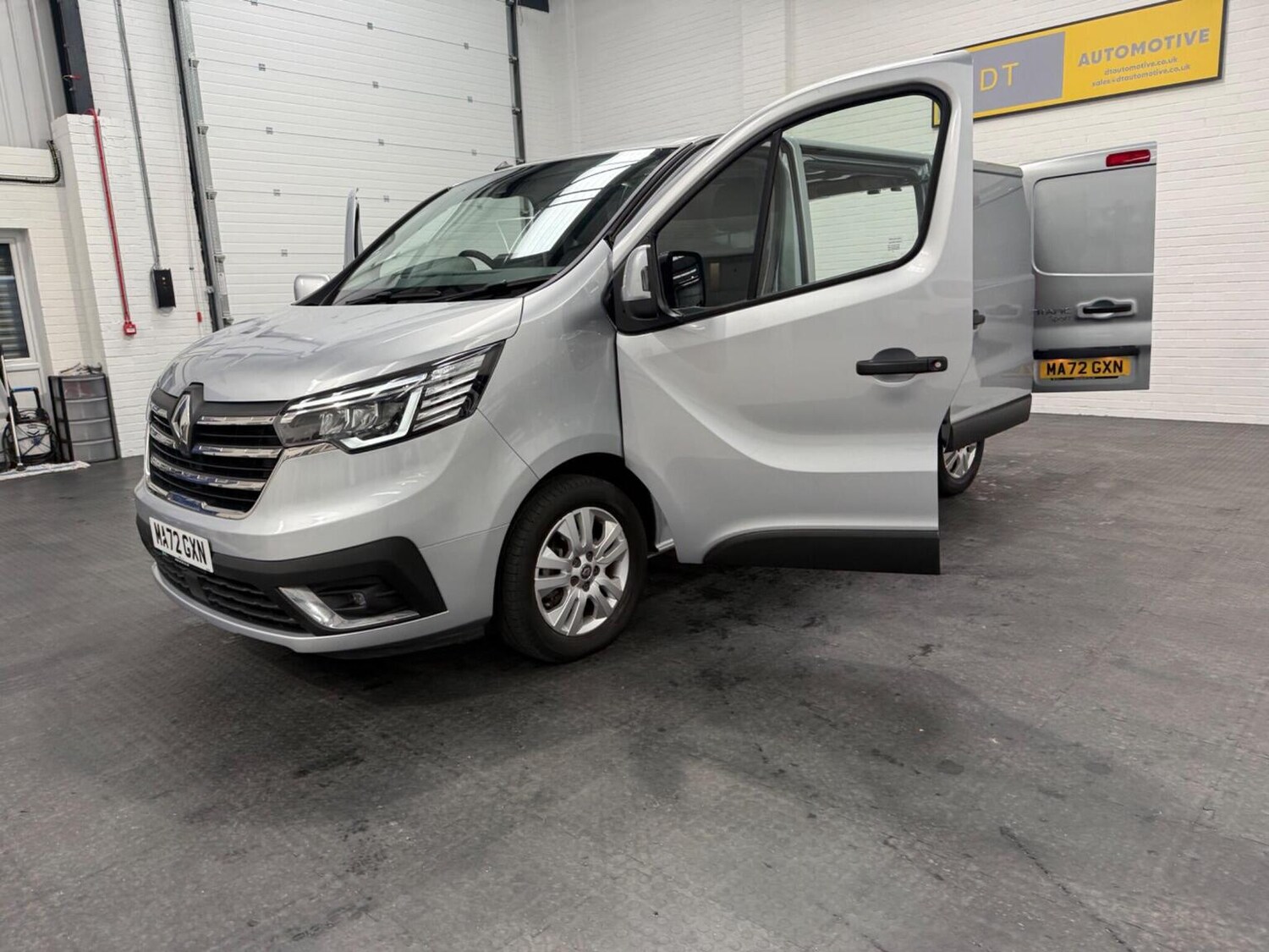 Used Renault Trafic 2022 for sale - 78102328: Photo 100