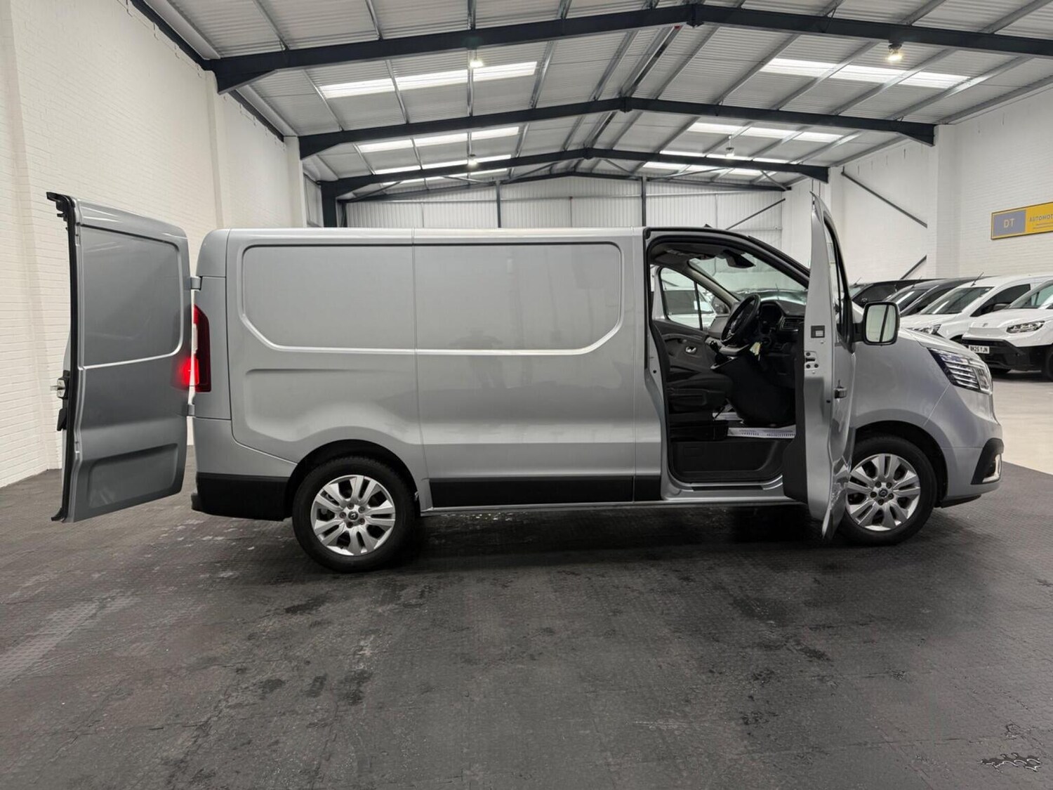 Used Renault Trafic 2022 for sale - 78102328: Photo 44