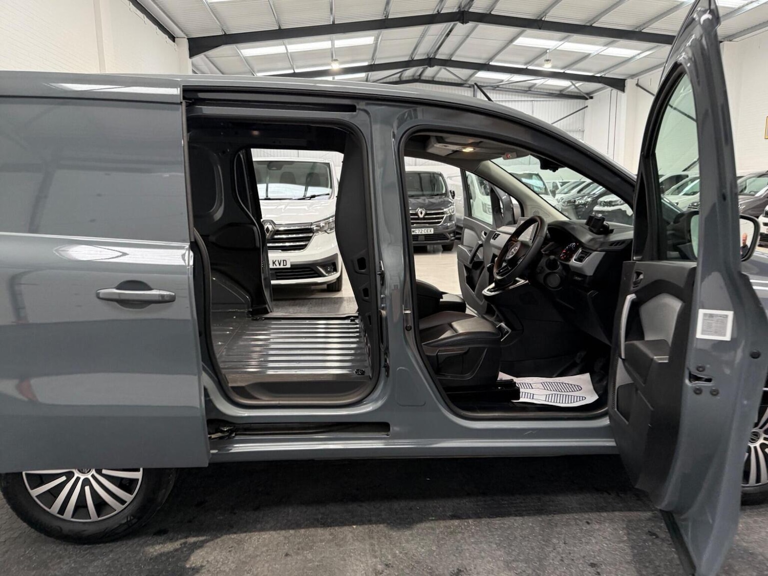 Used Nissan Other 2024 for sale - 78102335: Photo 28