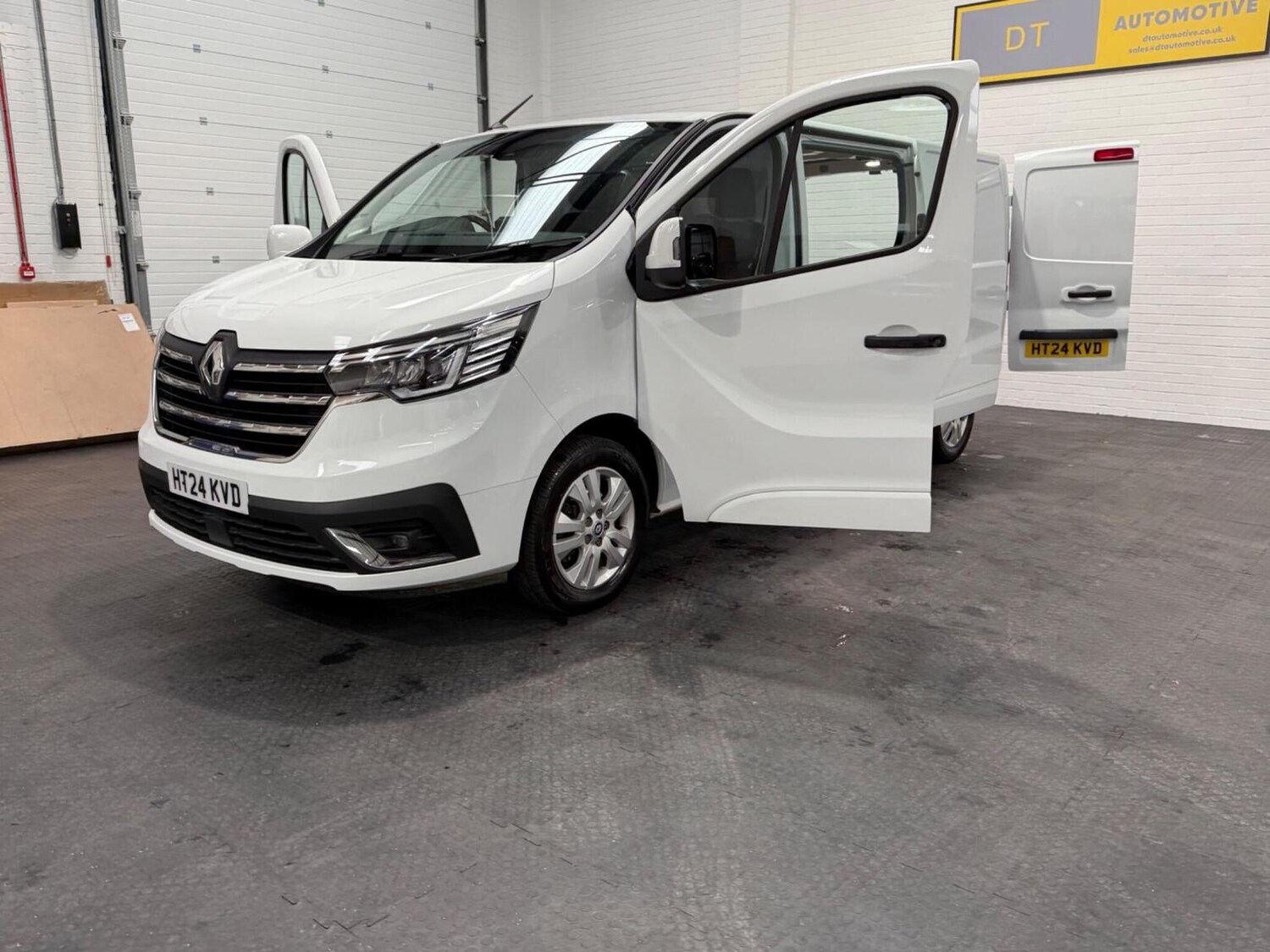 Used Renault Trafic 2024 for sale - 78102336: Photo 100