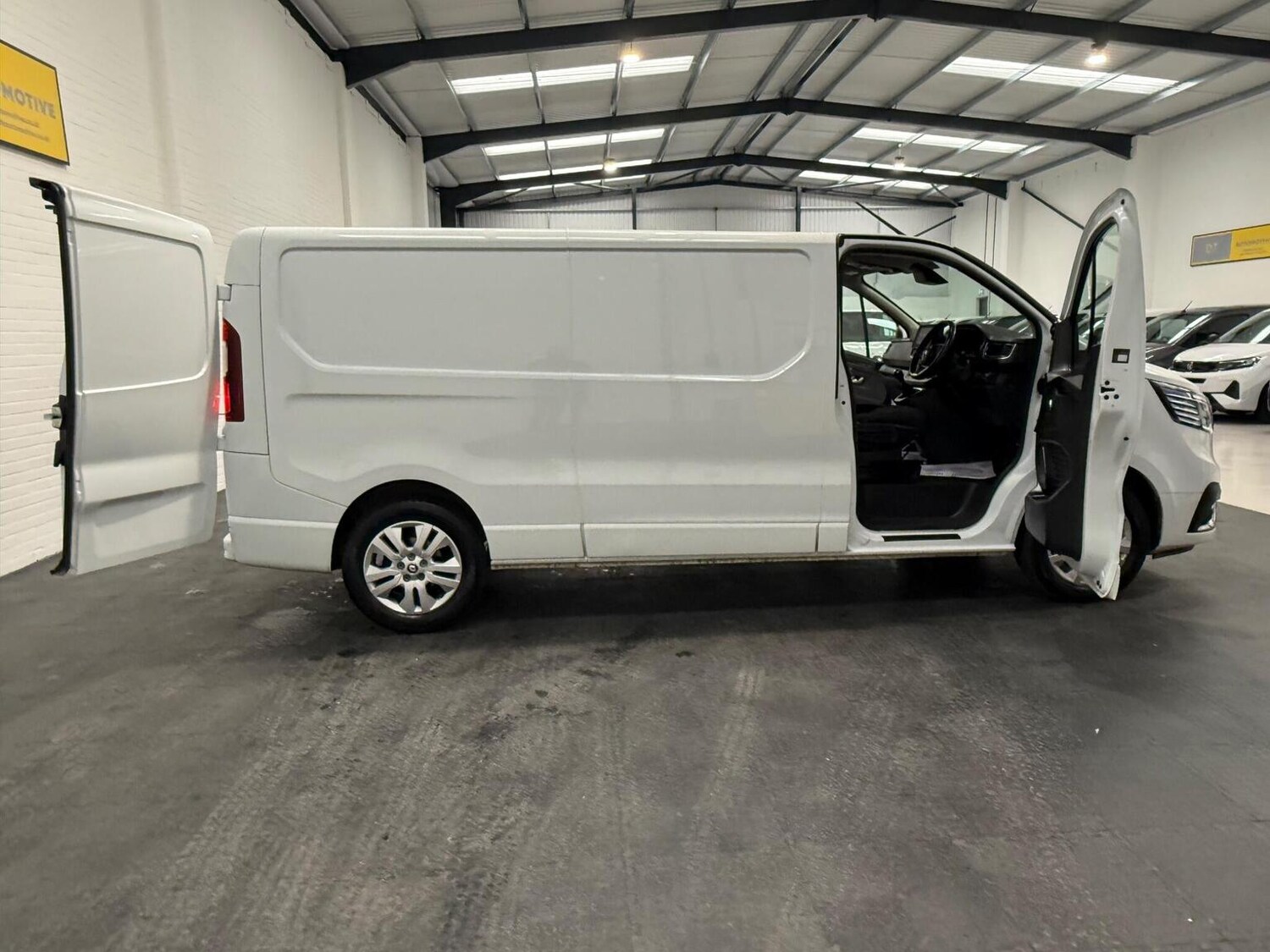 Used Renault Trafic 2024 for sale - 78102336: Photo 64