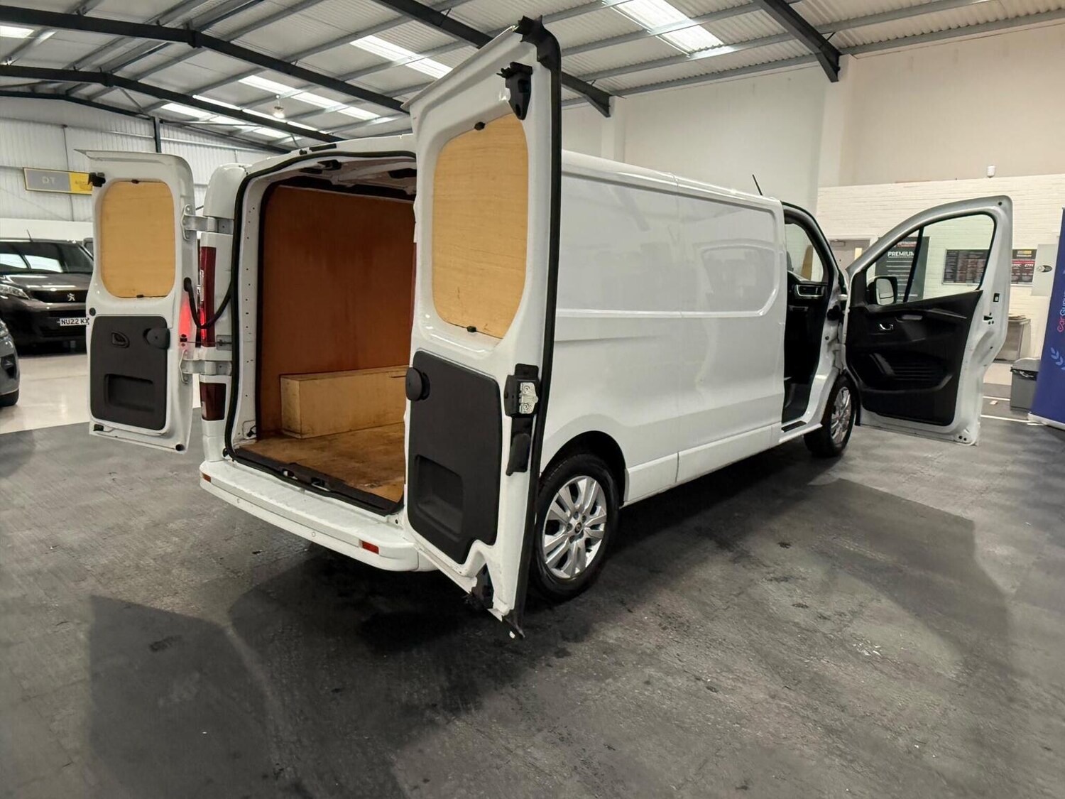 Used Renault Trafic 2024 for sale - 78102336: Photo 67