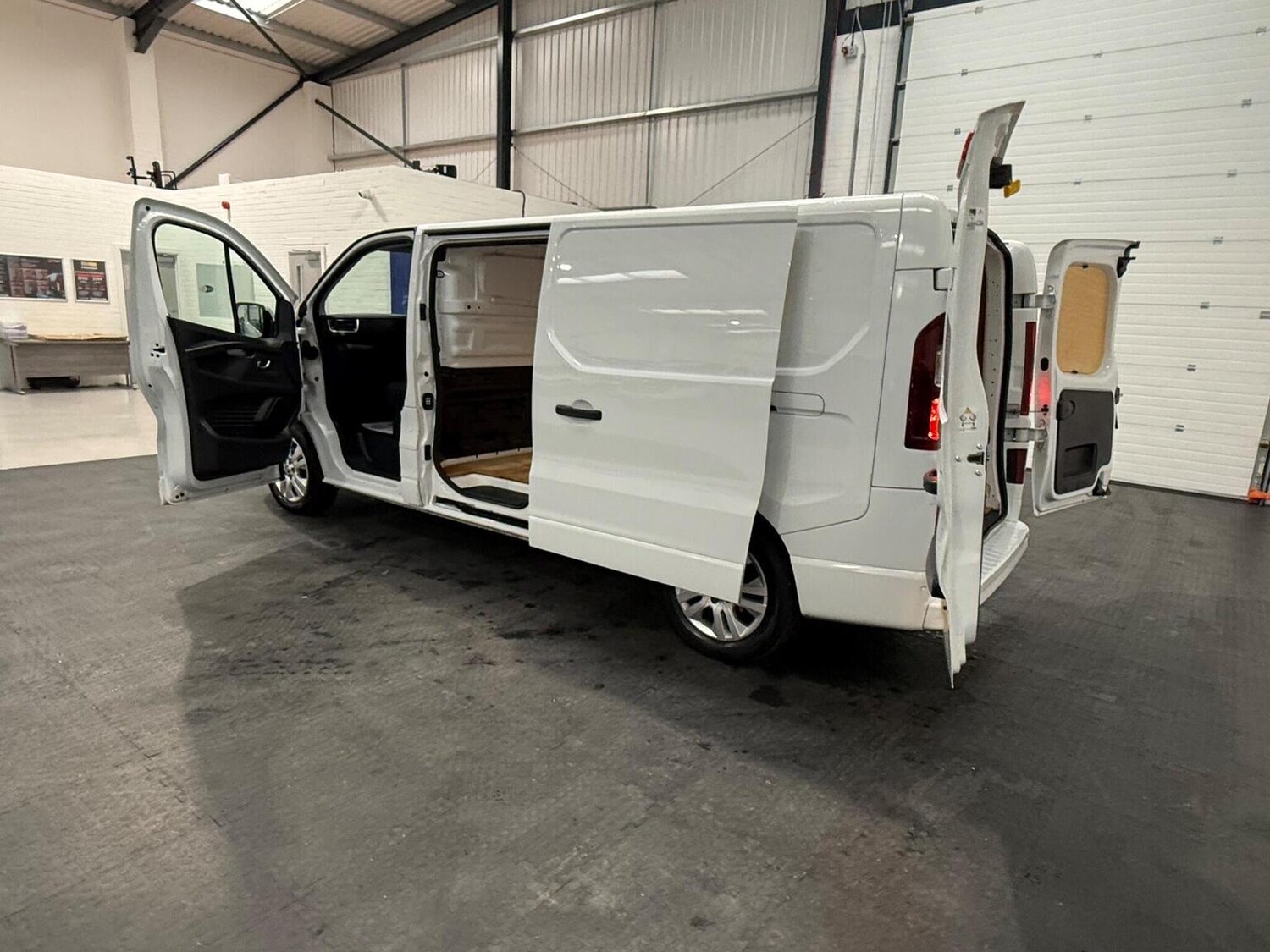 Used Renault Trafic 2024 for sale - 78102336: Photo 75