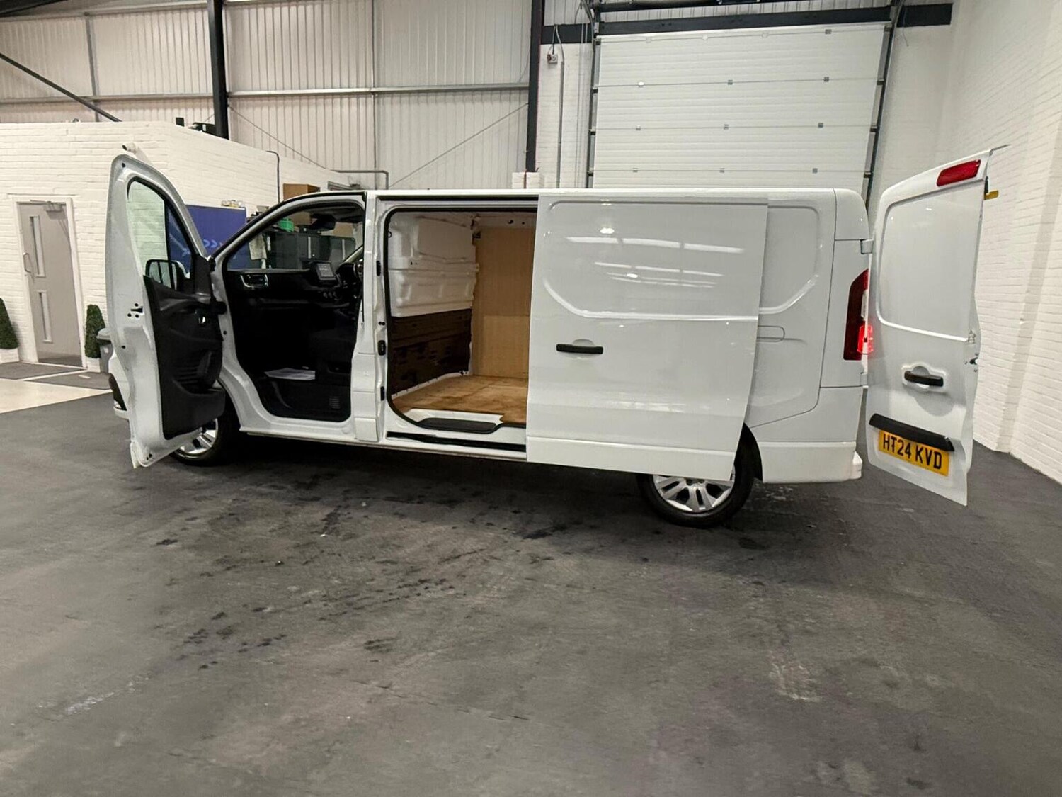 Used Renault Trafic 2024 for sale - 78102336: Photo 79