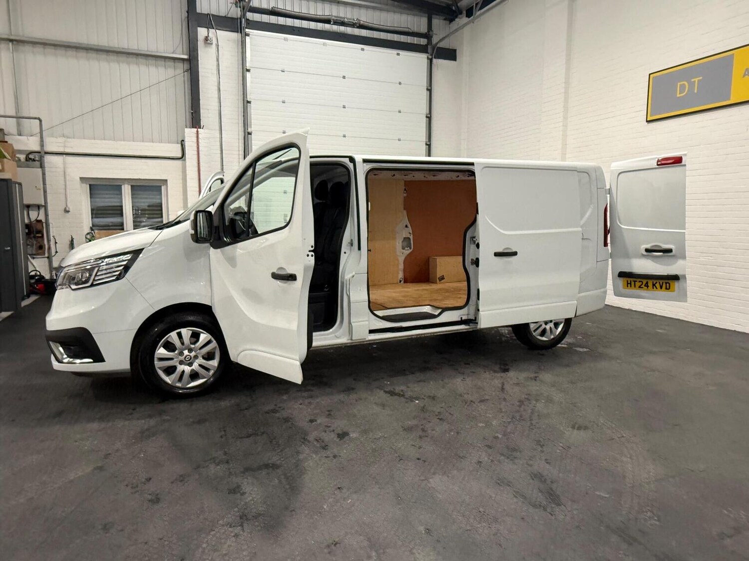 Used Renault Trafic 2024 for sale - 78102336: Photo 95