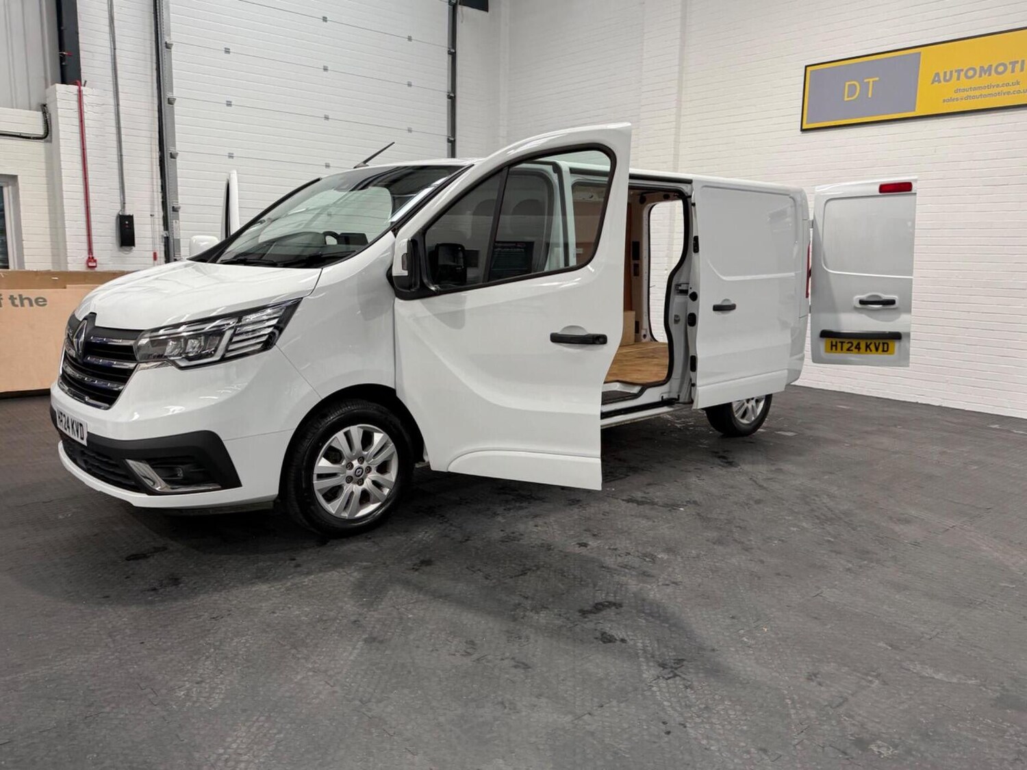 Used Renault Trafic 2024 for sale - 78102336: Photo 97