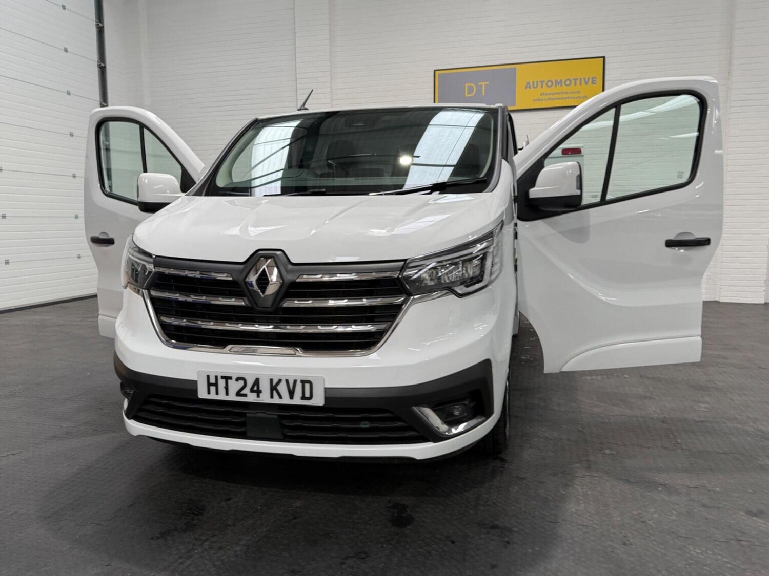 Used Renault Trafic 2024 for sale - 78102336: Photo 98