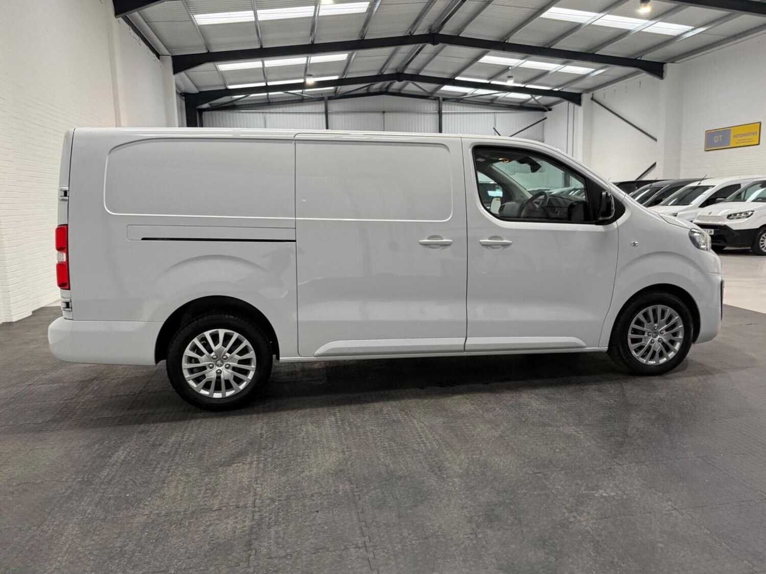 Used Peugeot Expert 2023 for sale - 78102325: Photo 10