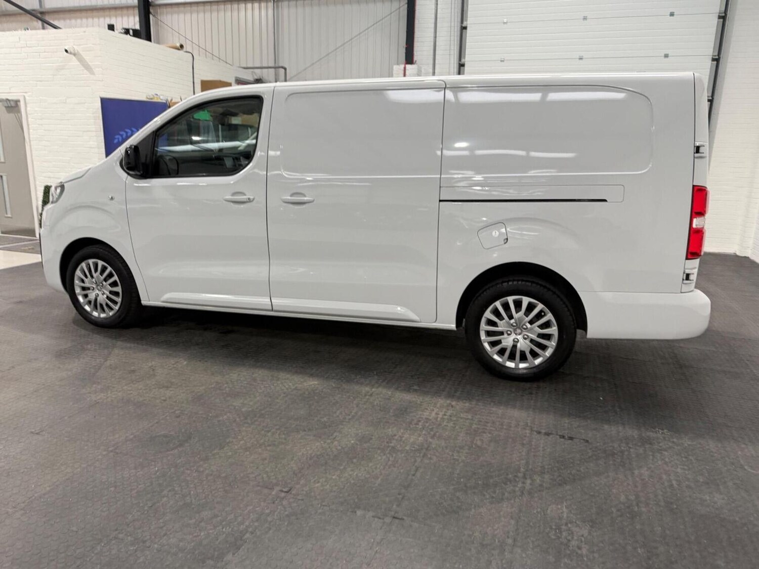 Used Peugeot Expert 2023 for sale - 78102325: Photo 16