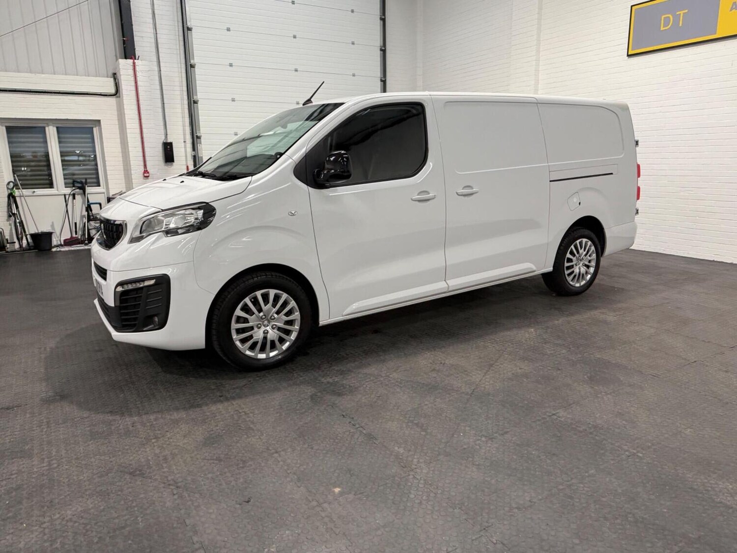 Used Peugeot Expert 2023 for sale - 78102325: Photo 20