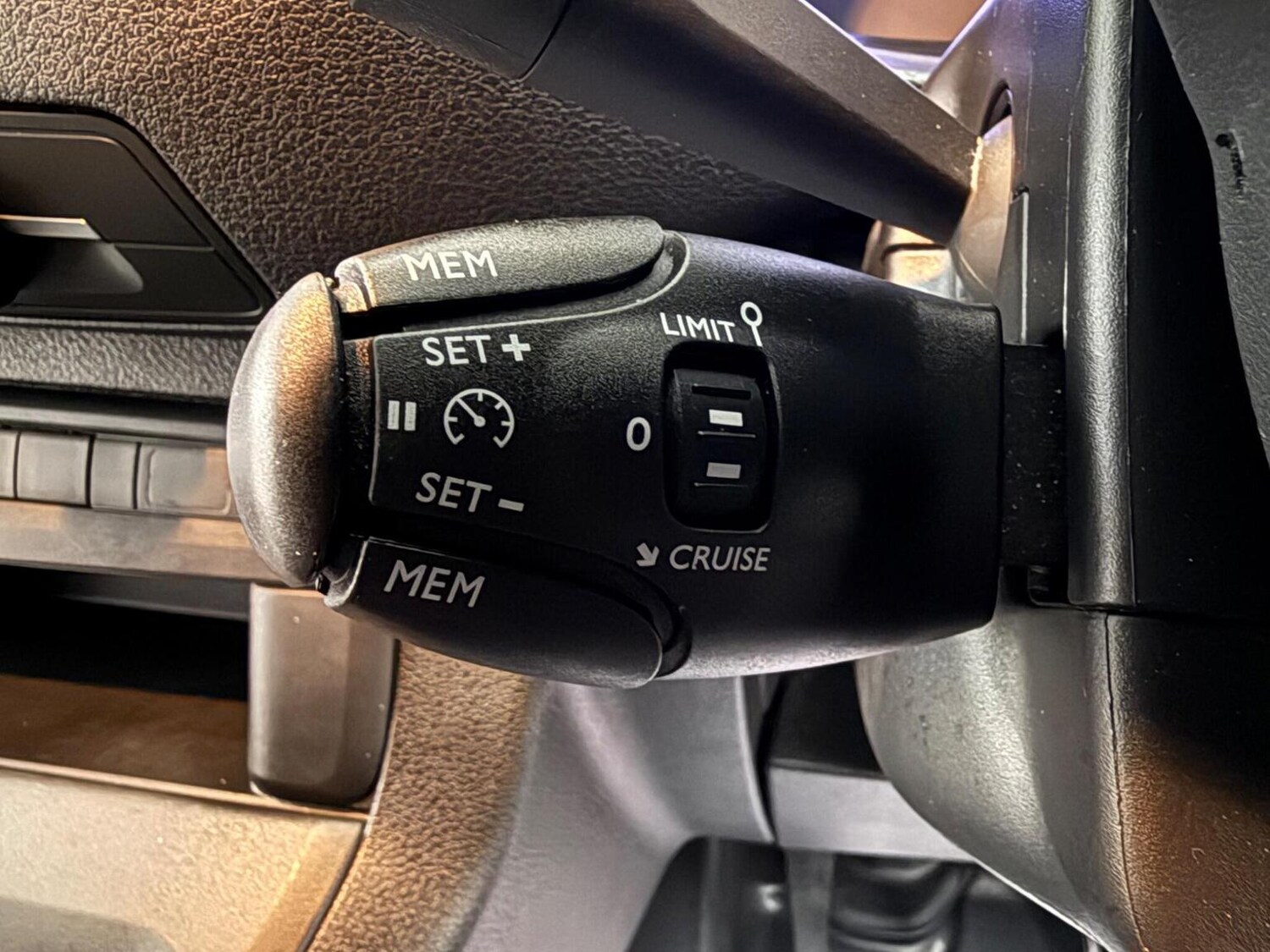 Used Peugeot Expert 2023 for sale - 78102325: Photo 40