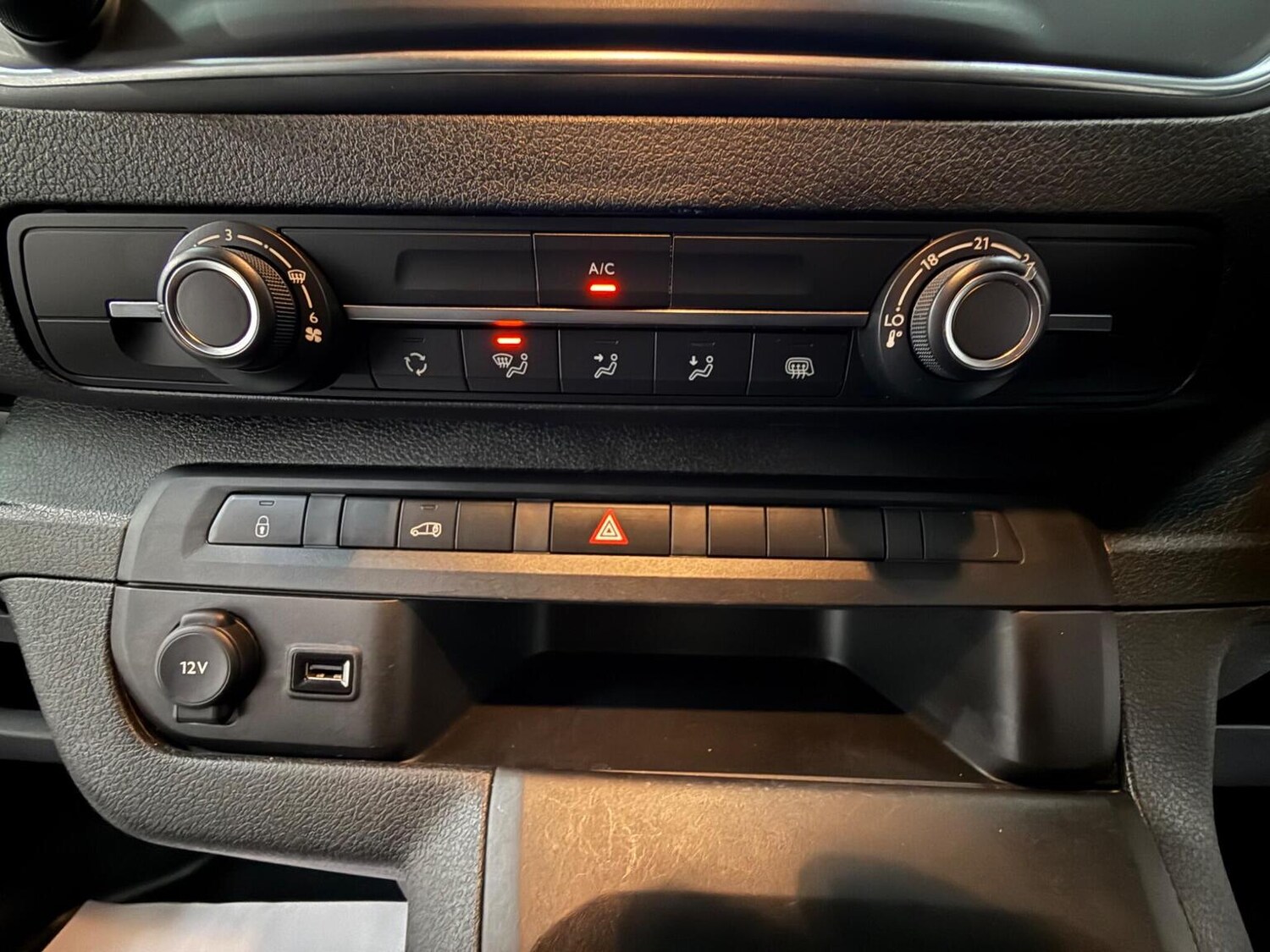 Used Peugeot Expert 2023 for sale - 78102325: Photo 45