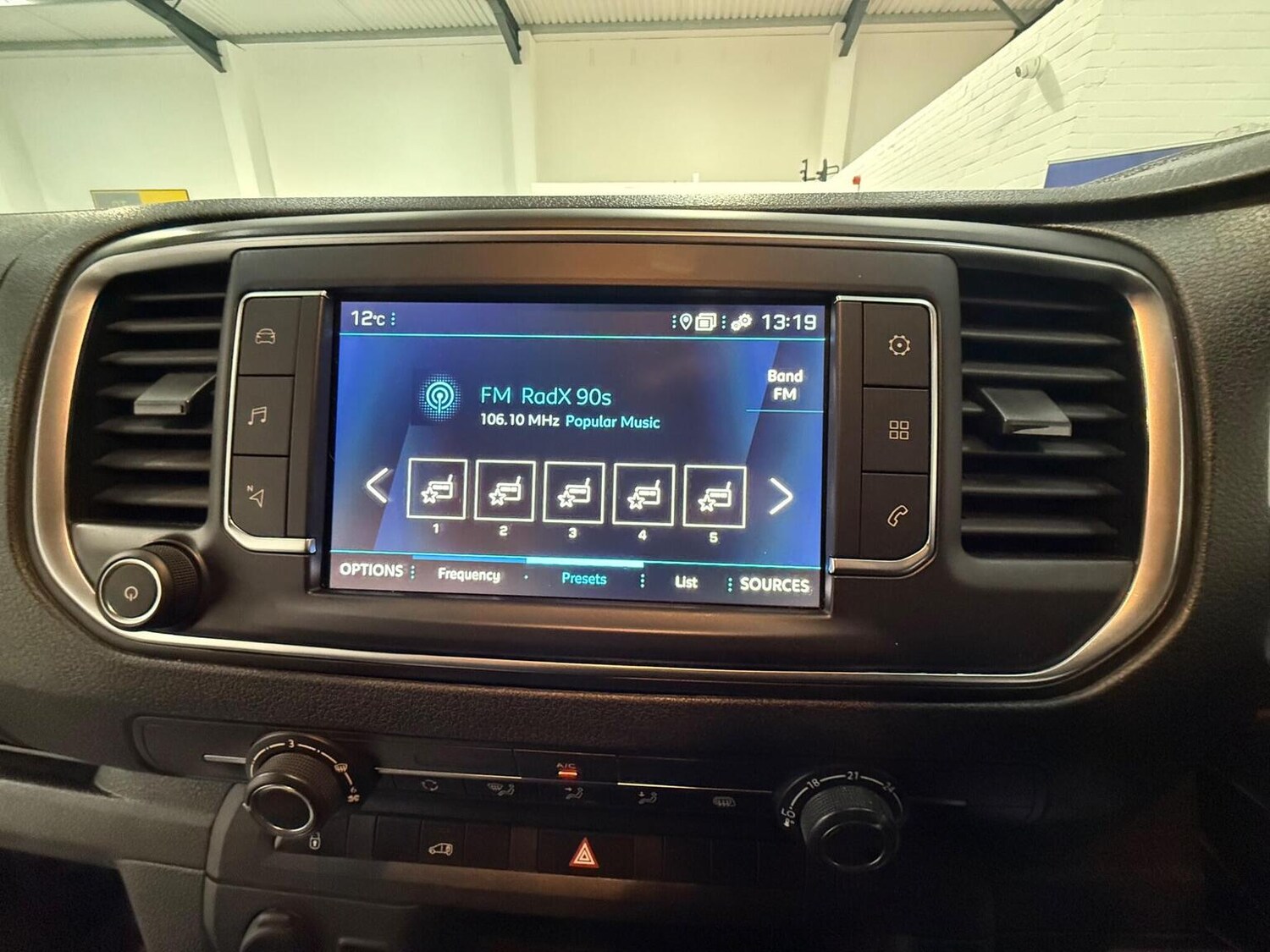 Used Peugeot Expert 2023 for sale - 78102325: Photo 49