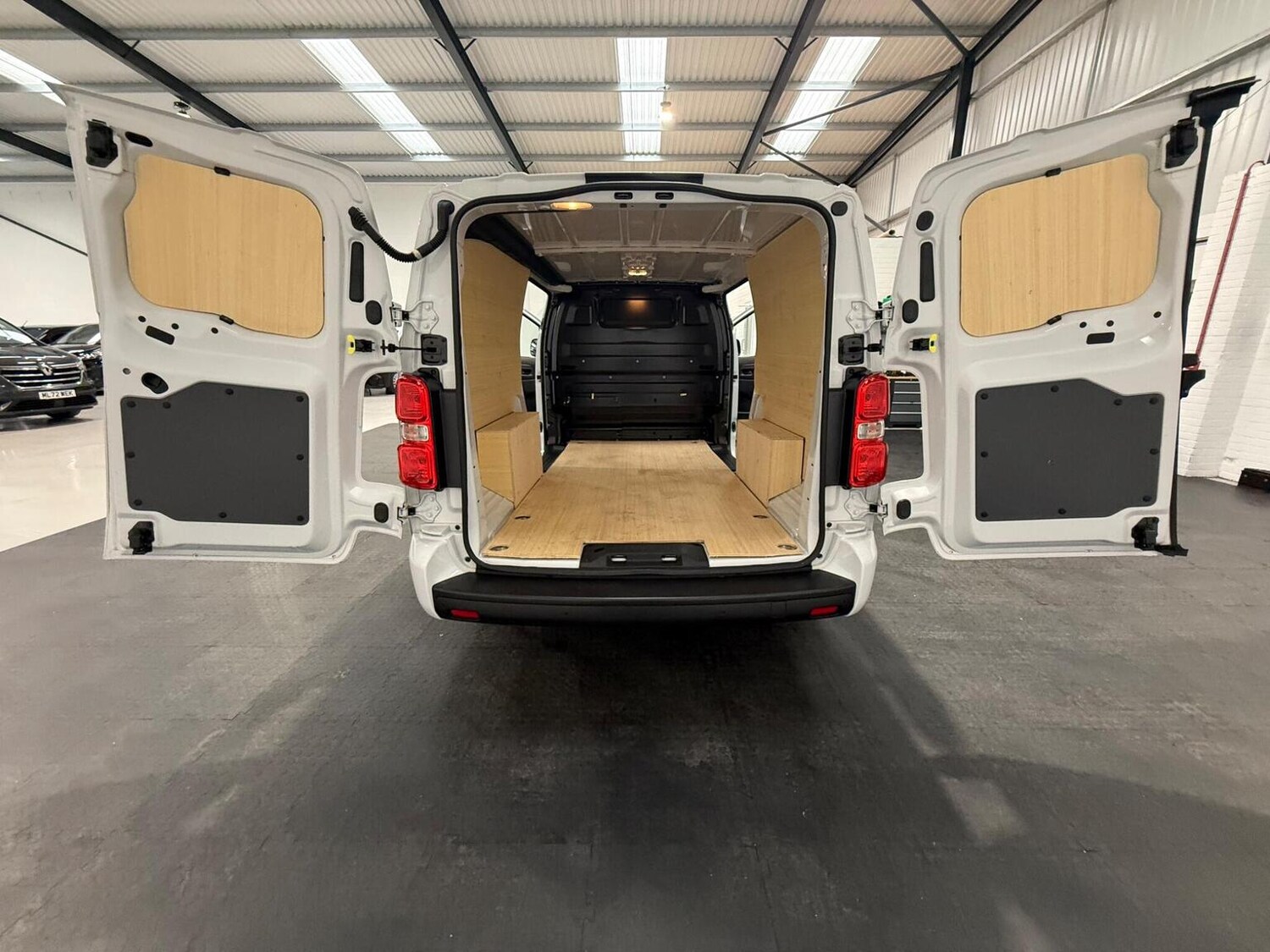 Used Peugeot Expert 2023 for sale - 78102325: Photo 55