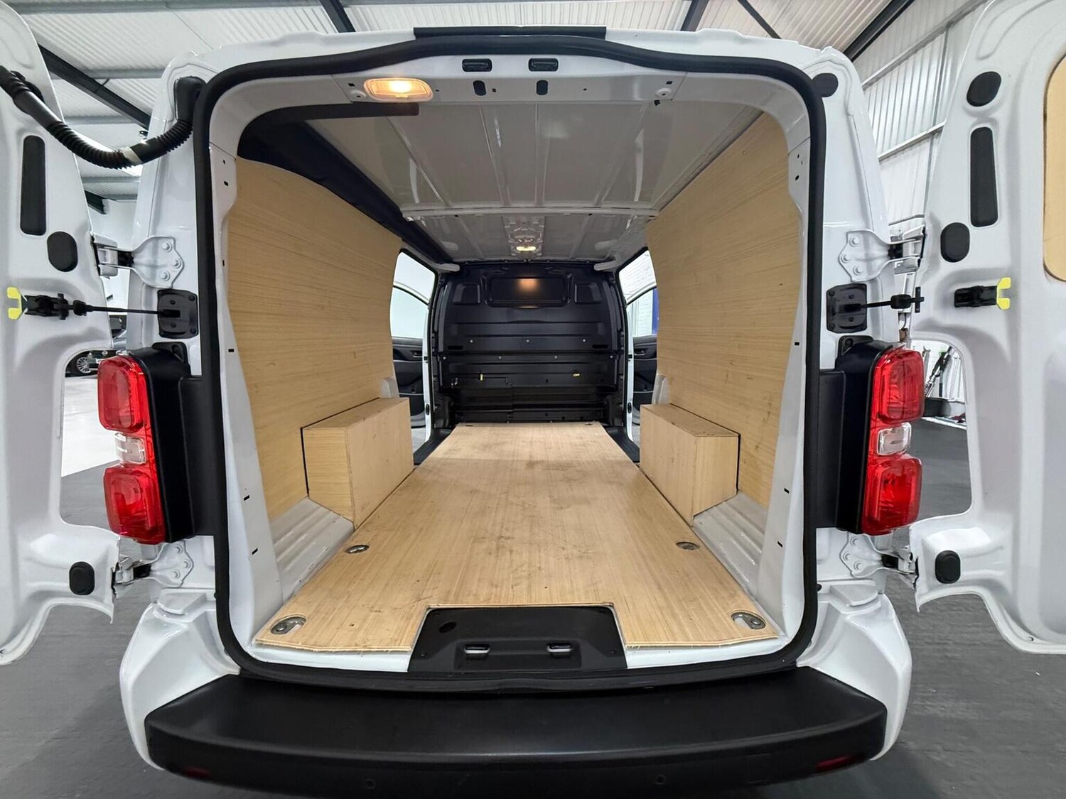 Used Peugeot Expert 2023 for sale - 78102325: Photo 63