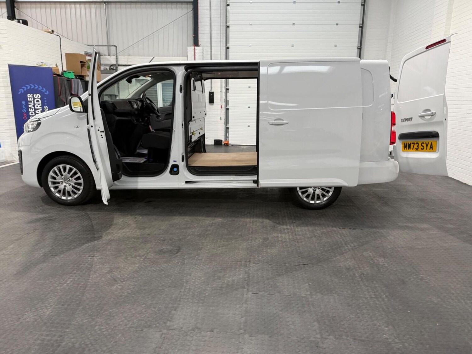 Used Peugeot Expert 2023 for sale - 78102325: Photo 70