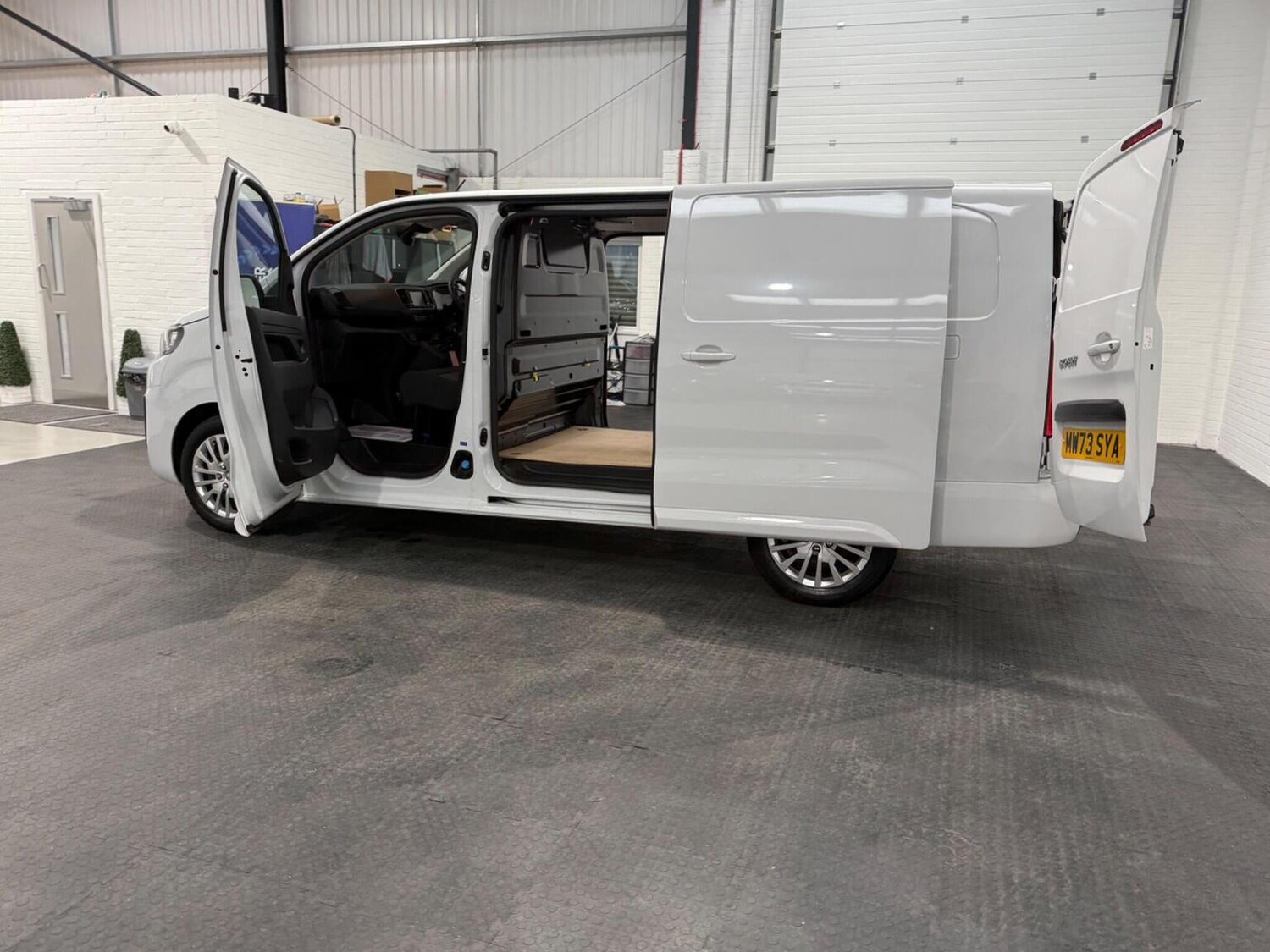 Used Peugeot Expert 2023 for sale - 78102325: Photo 71