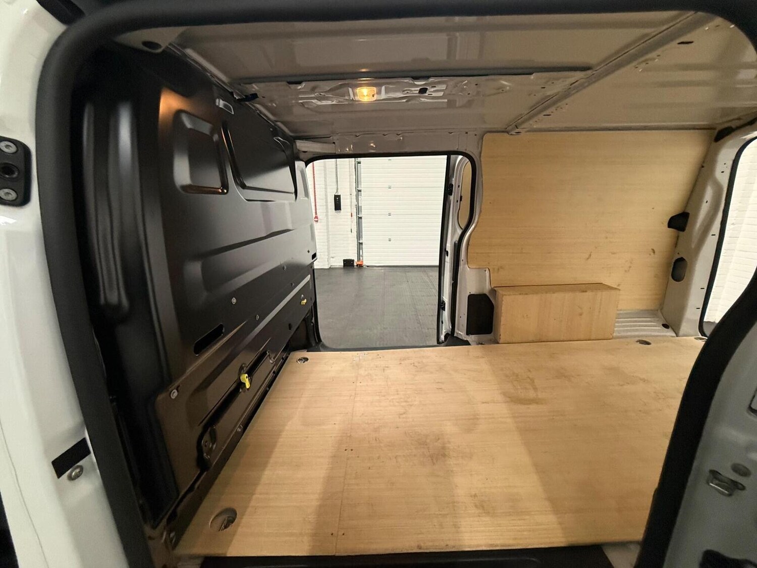 Used Peugeot Expert 2023 for sale - 78102325: Photo 74