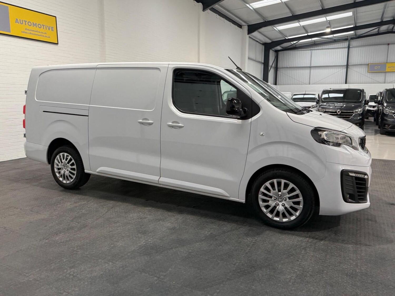 Used Peugeot Expert 2023 for sale - 78102325: Photo 8