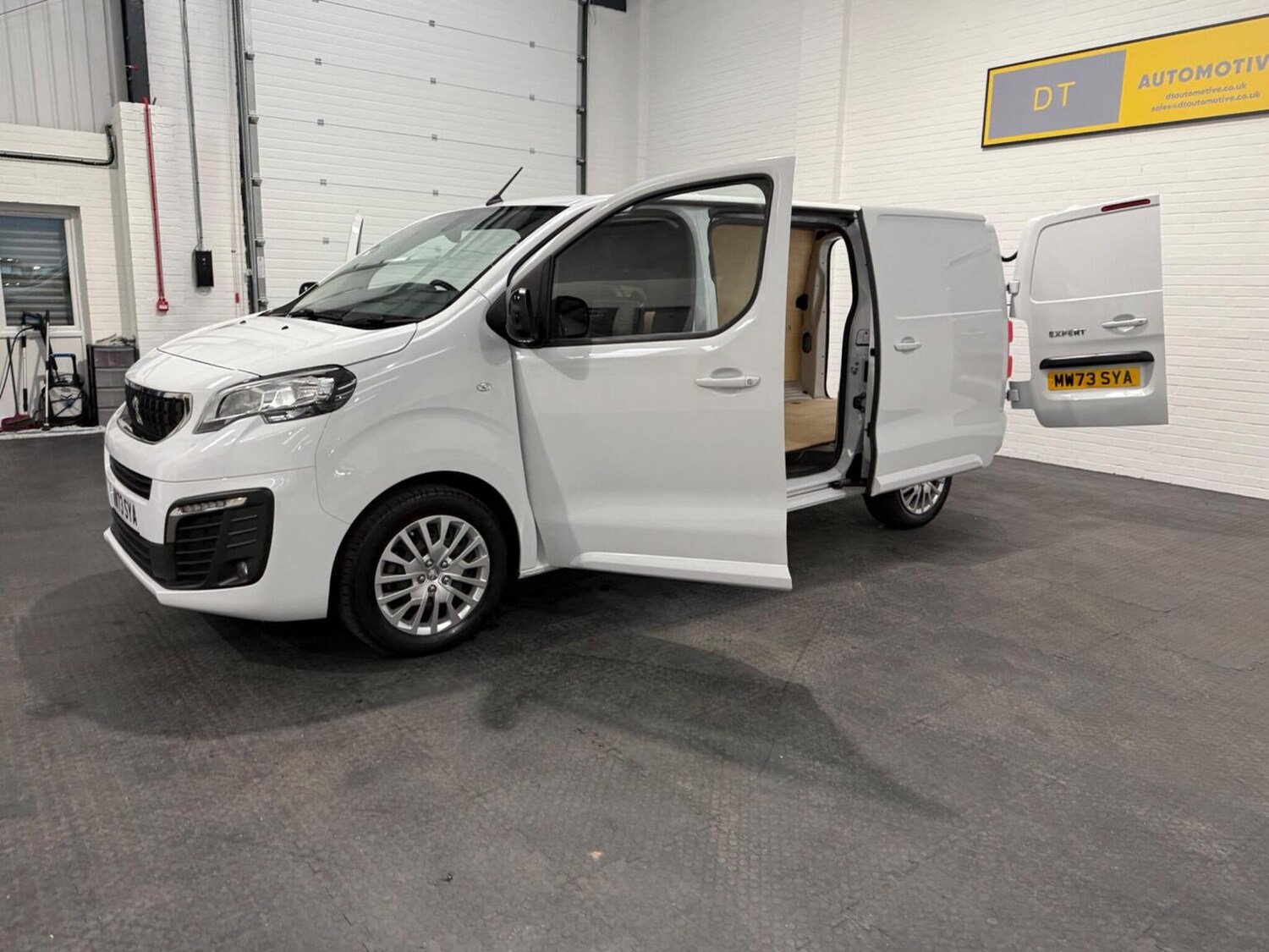 Used Peugeot Expert 2023 for sale - 78102325: Photo 87