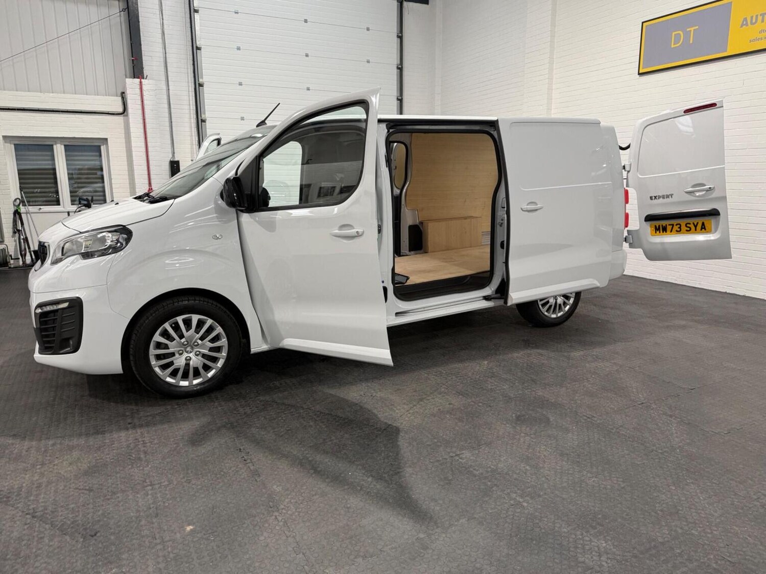 Used Peugeot Expert 2023 for sale - 78102325: Photo 88