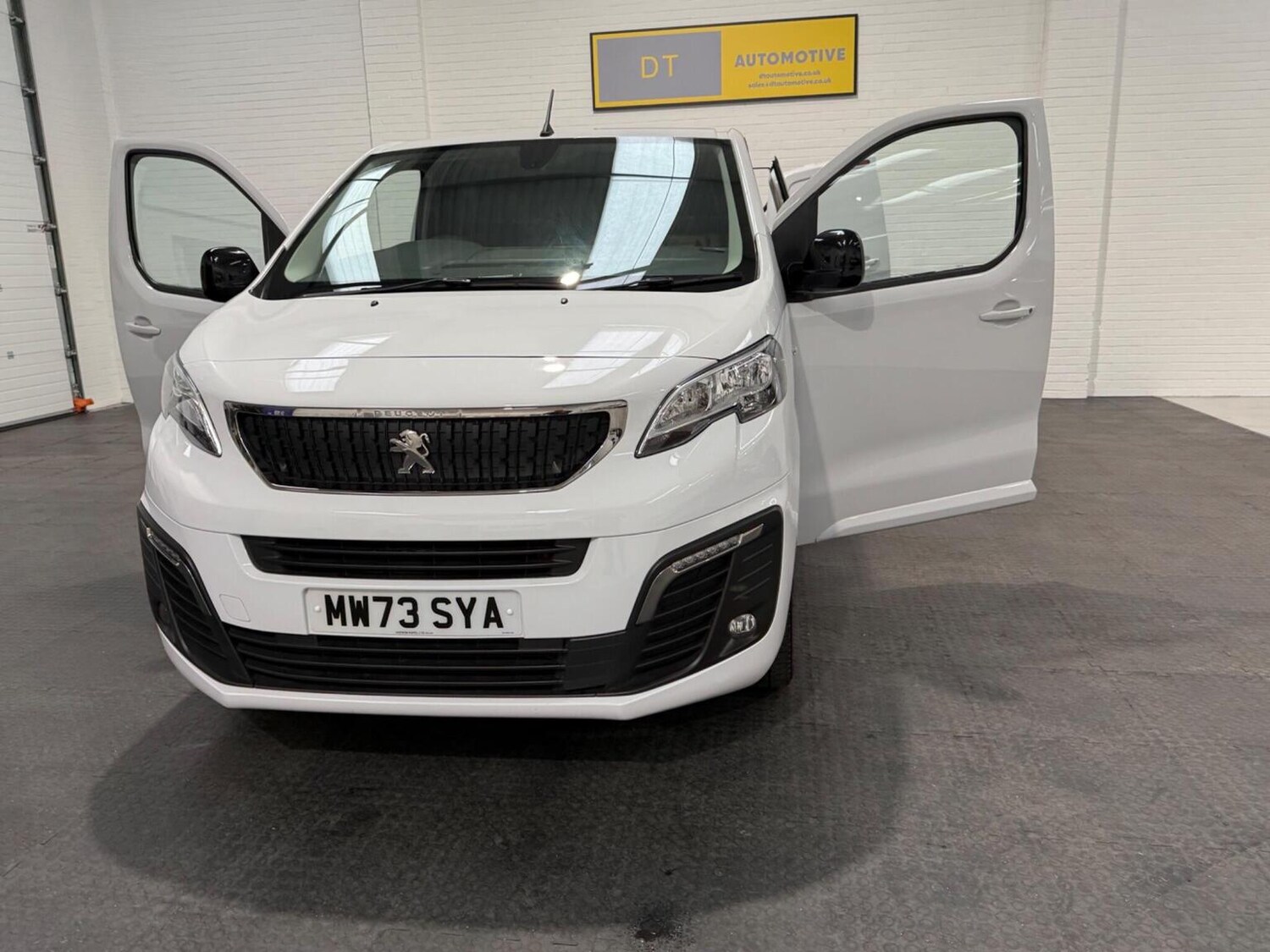 Used Peugeot Expert 2023 for sale - 78102325: Photo 90