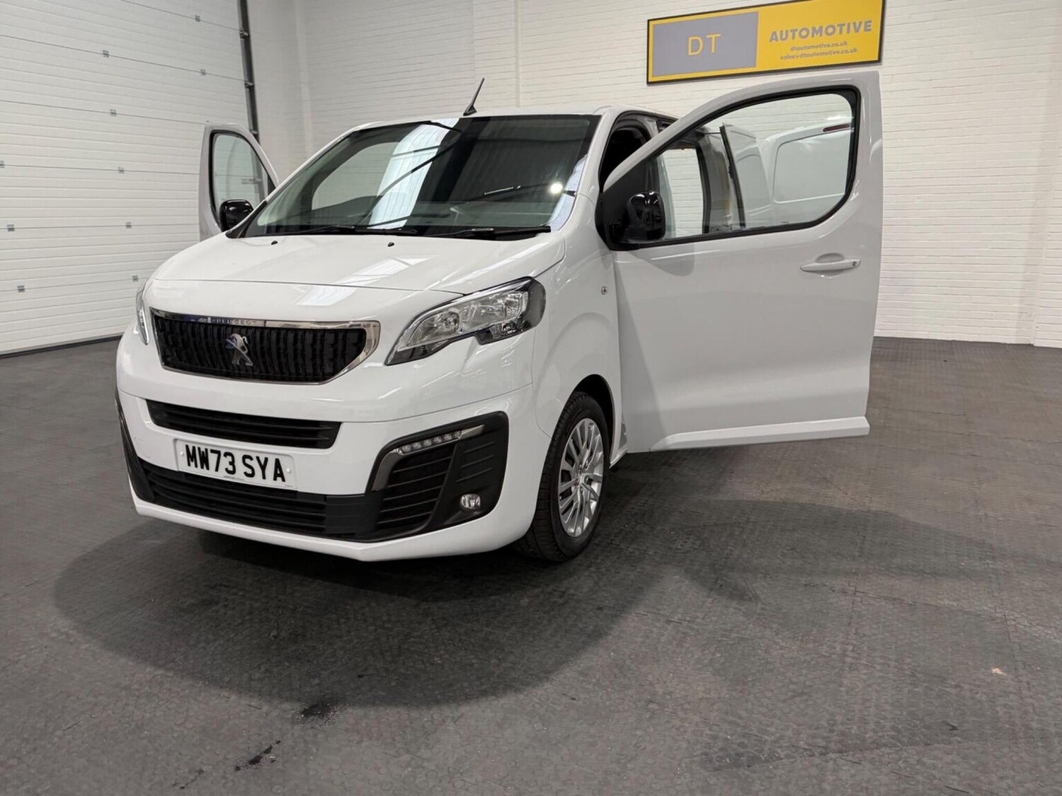 Used Peugeot Expert 2023 for sale - 78102325: Photo 91